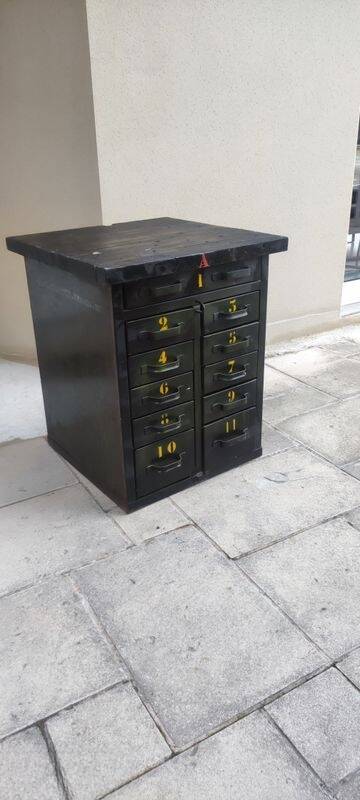 Meuble , etabli militaire