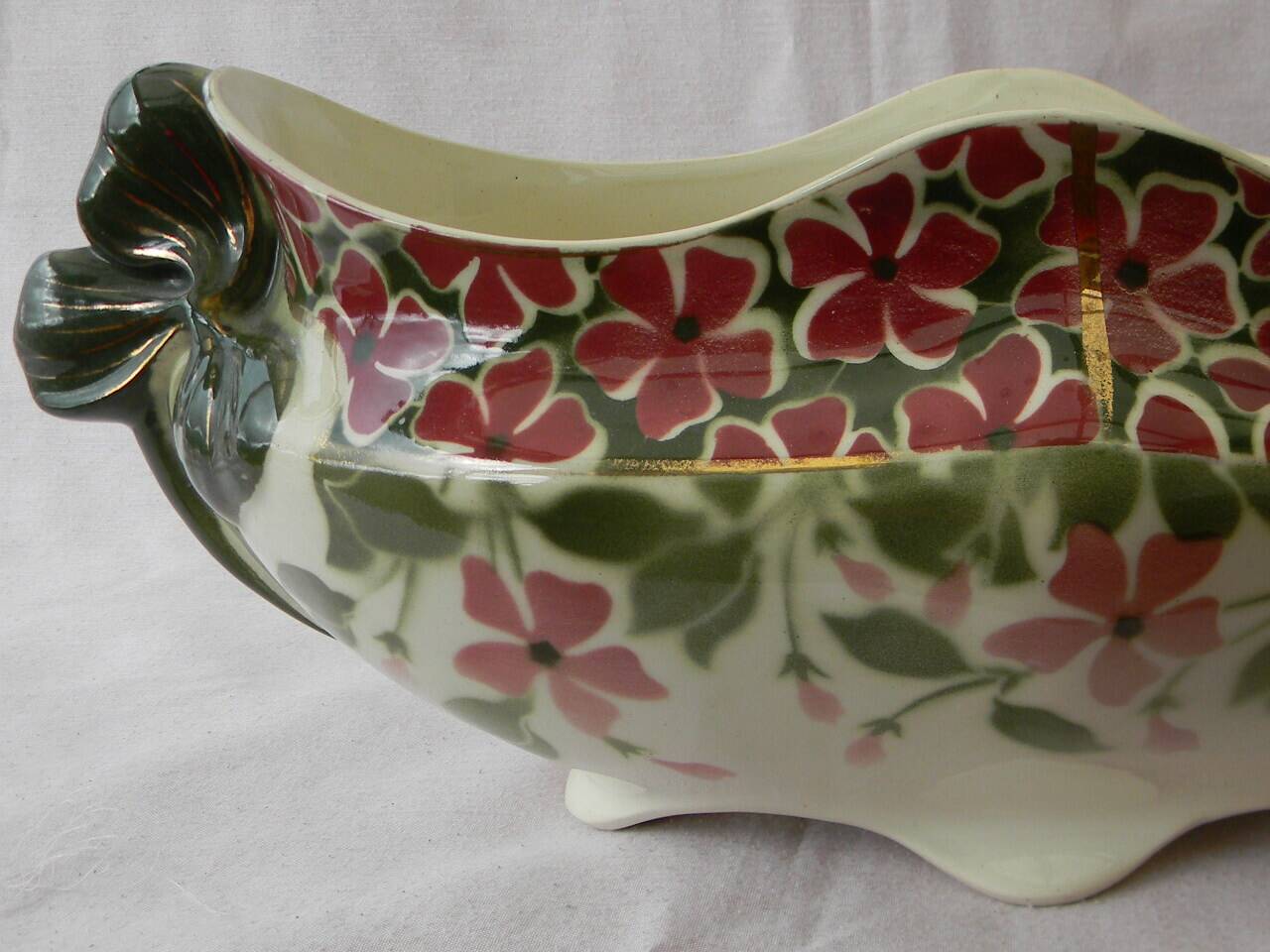Earthenware planter KG LUNEVILLE. Pervenche model.