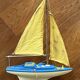 Basin sailing boat, D13 model from the French brand Giraud Sauveur.