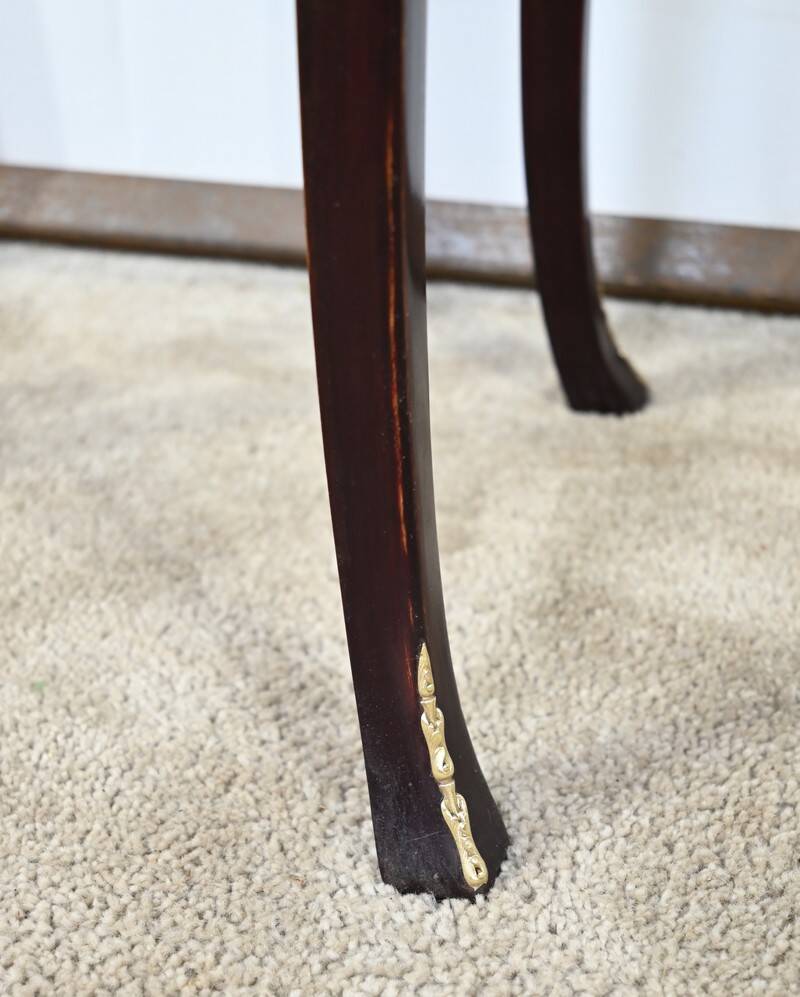 Middle Display Table in Stained Mahogany, Louis XV style, Napoleon III period – Mid-19th century