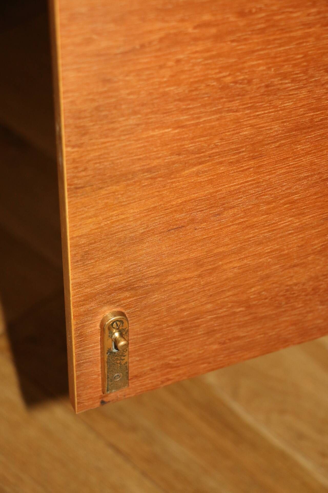 Console sideboard with 2 doors