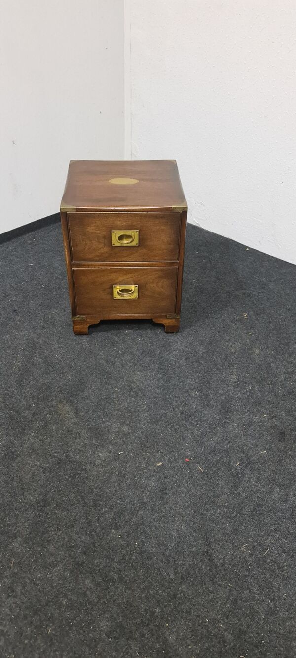 Table de chevet en bois vintage de campagne militaire par Reprodux England
