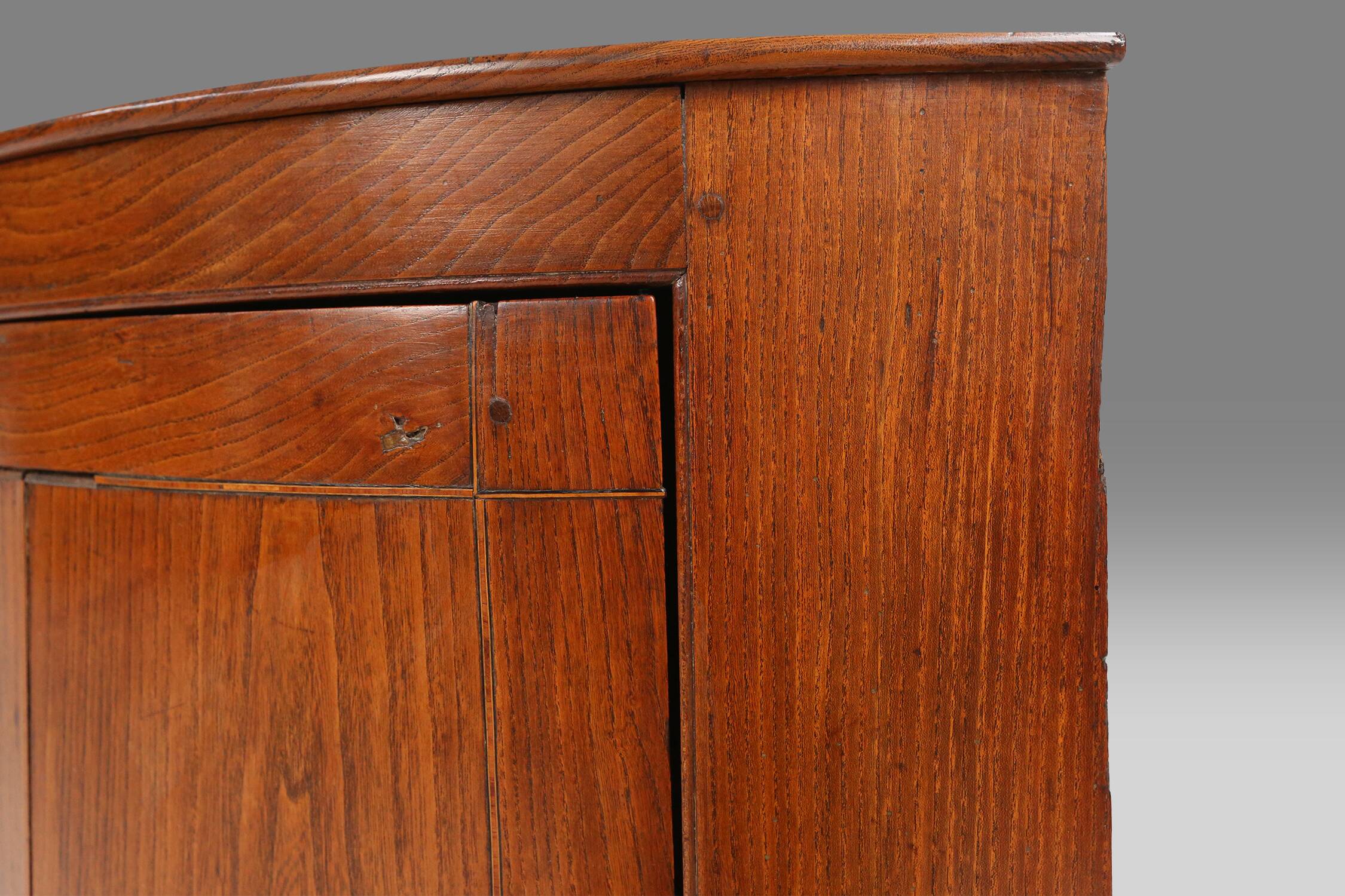 Meuble d'angle antique français avec façade en bois, ca. 1850