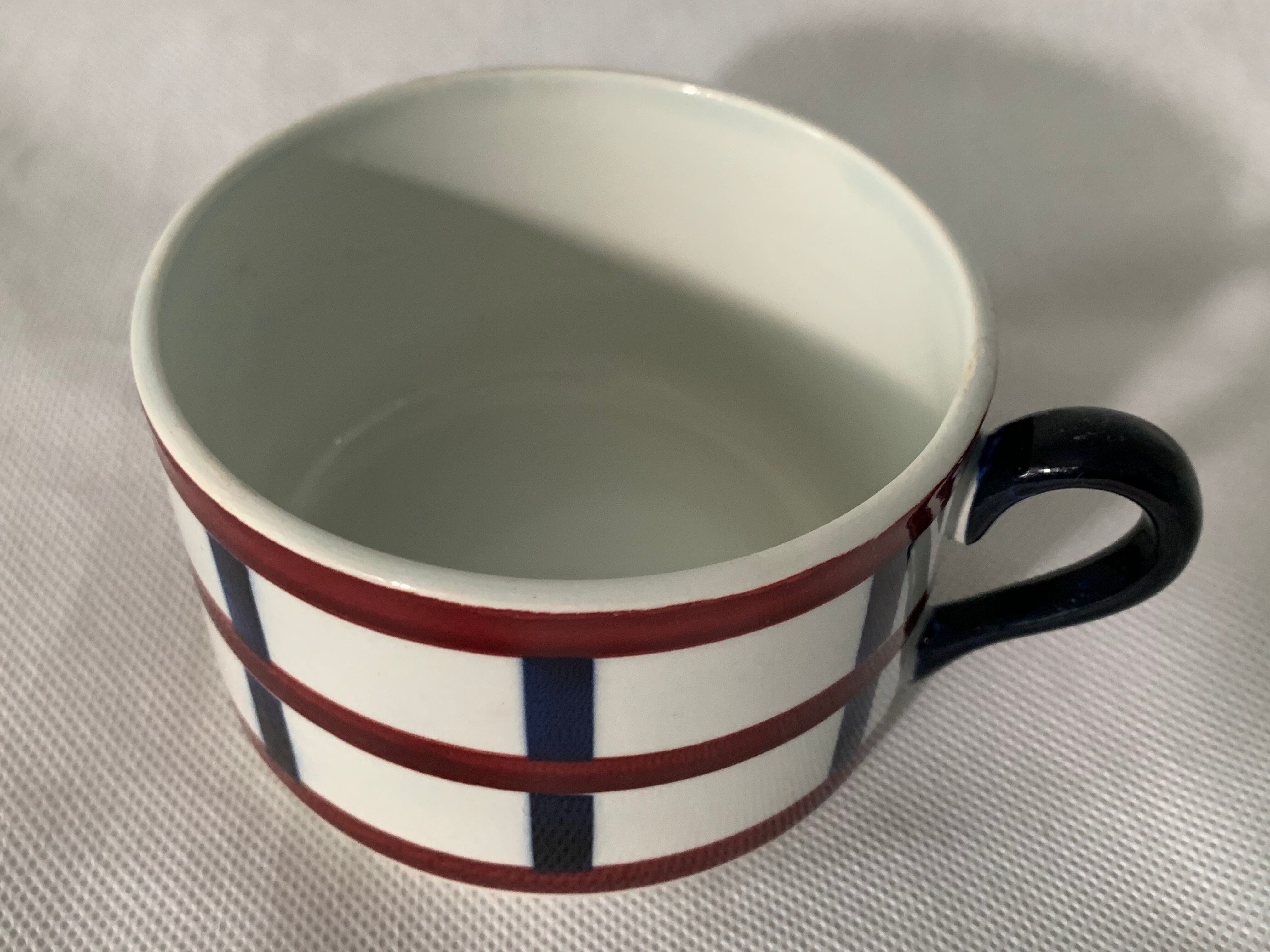 Pair of porcelain cups and cups Béarn HBCM Montereau