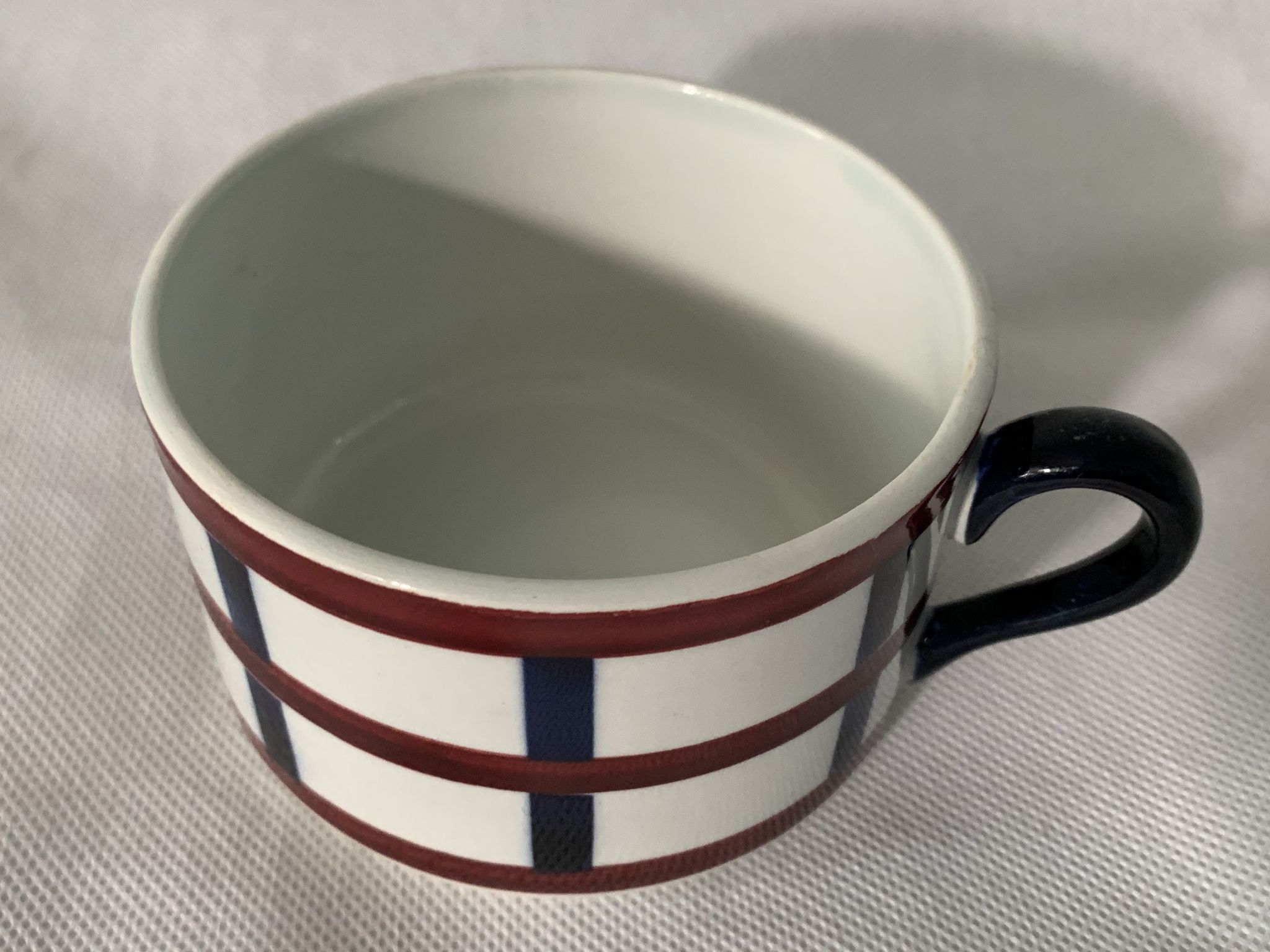 Pair of porcelain cups and cups Béarn HBCM Montereau