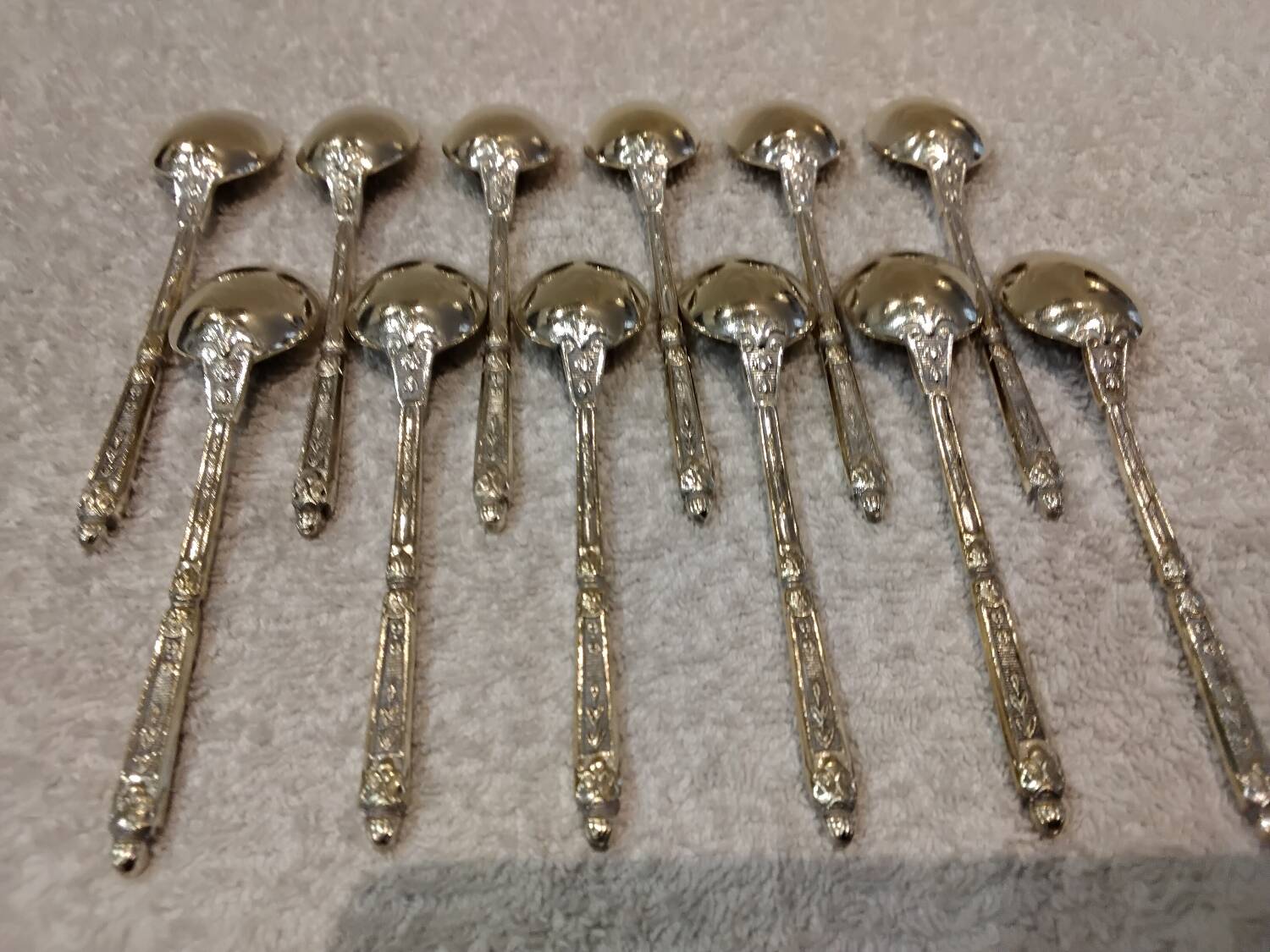 12 gold-plated metal moka spoons with Russian-style handles, 10.6 cm