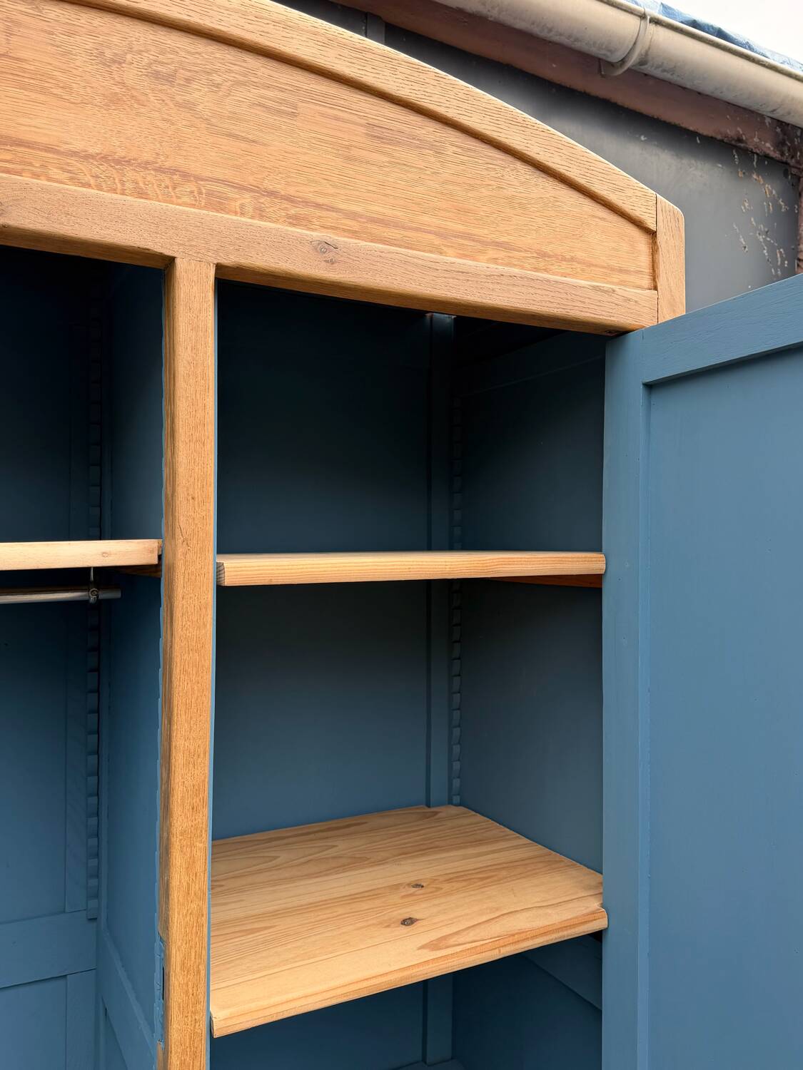 Parisian hotel wardrobe in solid raw oak, 1920.