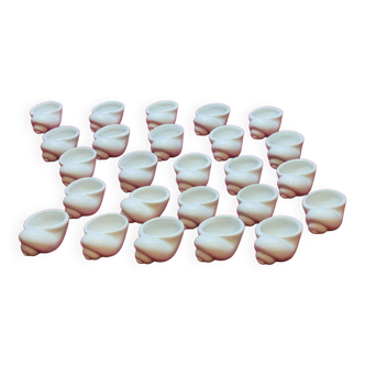 25 Godets Coquilles A Escargots En Porcelaine Blanche Vintage