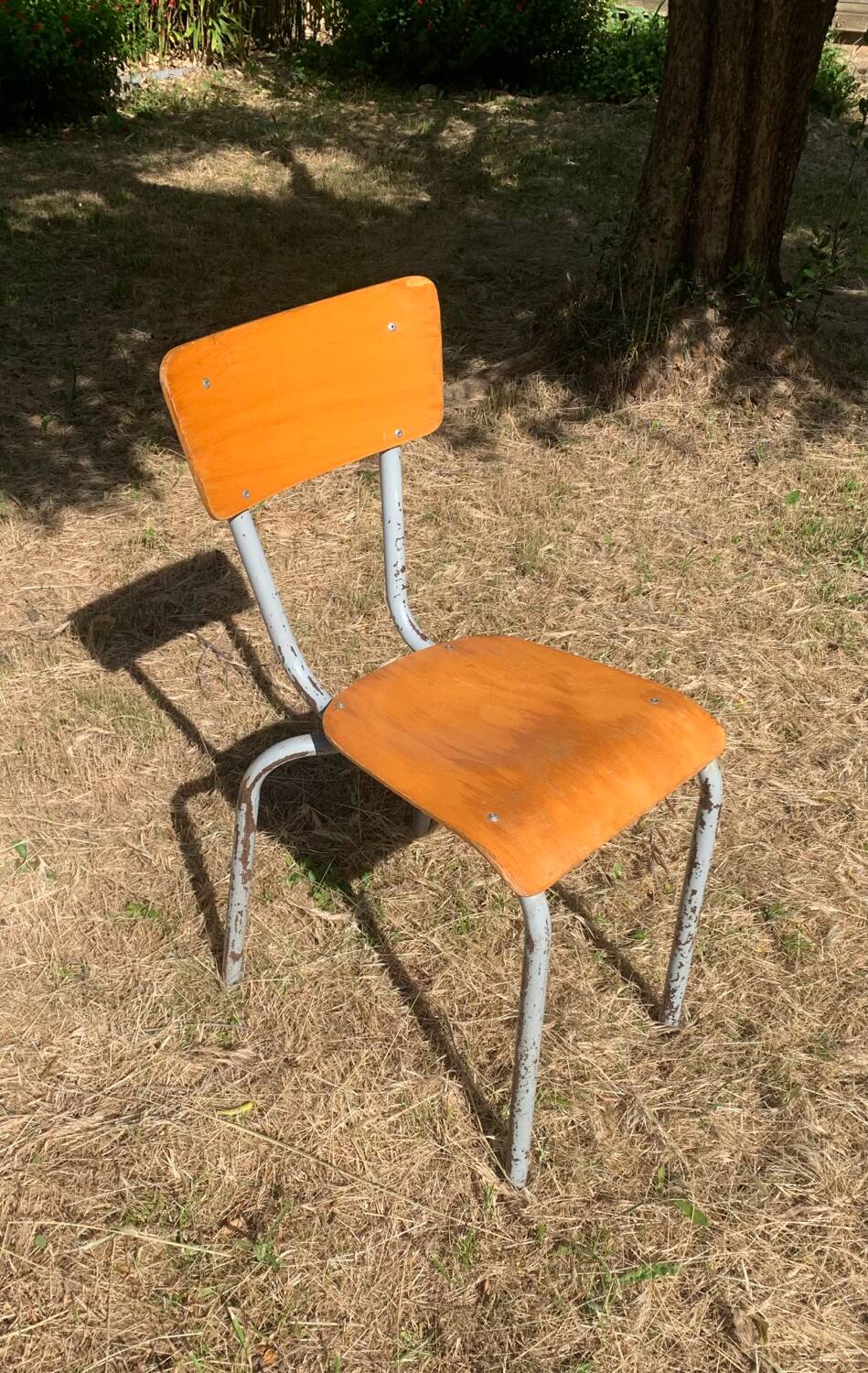 Adult model school chair
