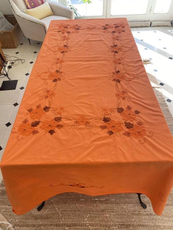 Nappe ancienne décor appliqué floral à la main- 240x170cm  - Coton