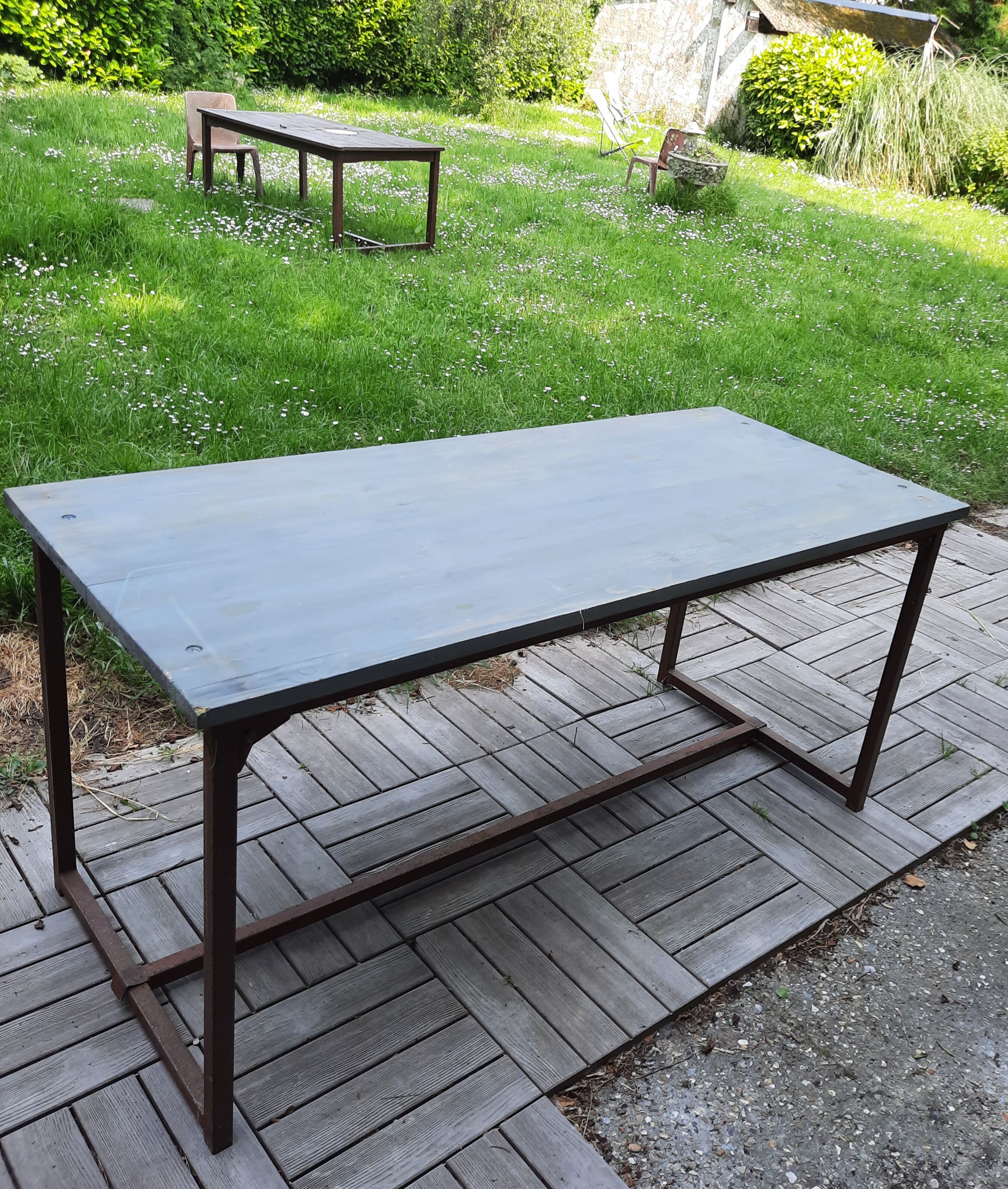 Table industrielle pliante