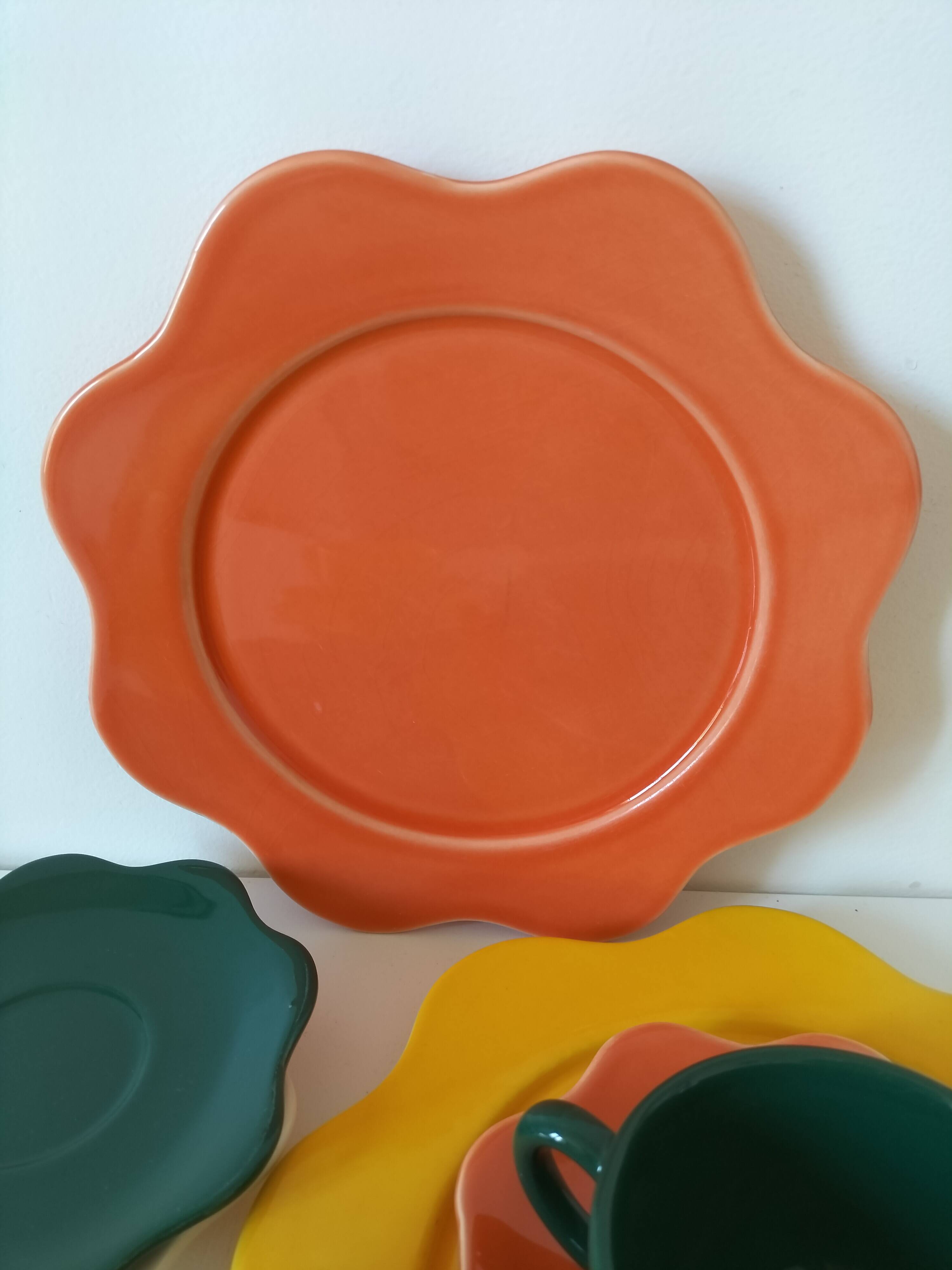 Ensemble de 12 pièces en céramique émaillée forme fleur