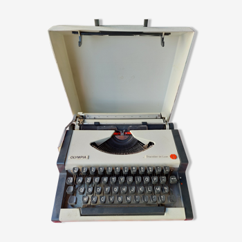 Machine à écrire Olympia Traveller de Luxe