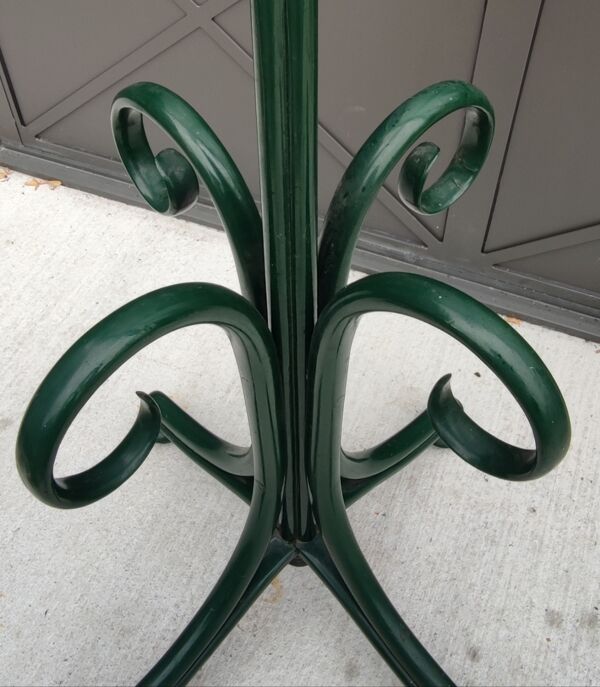 Porte manteau perroquet en bois courbé