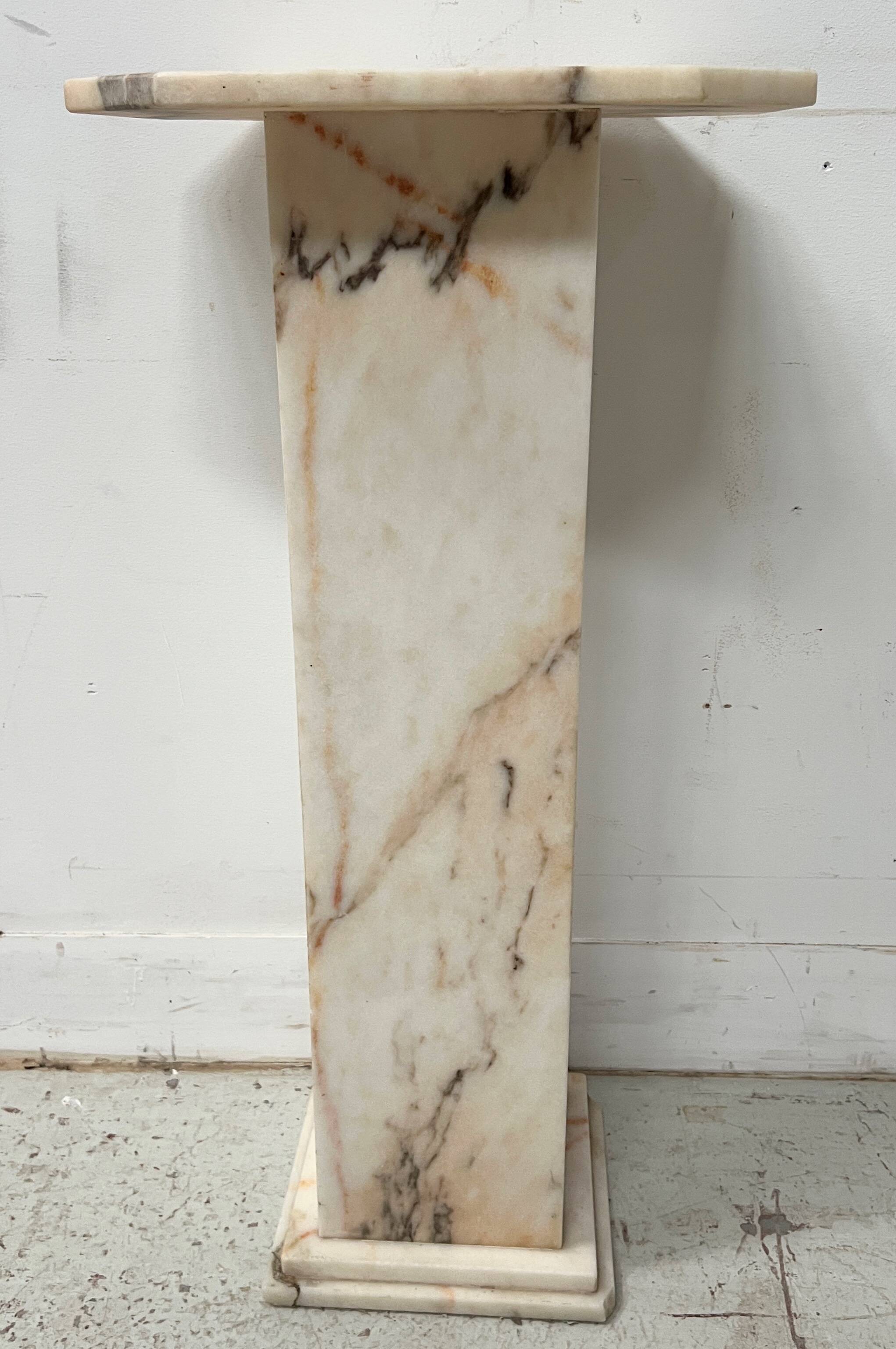 Veined marble presentation column, 20th century.
