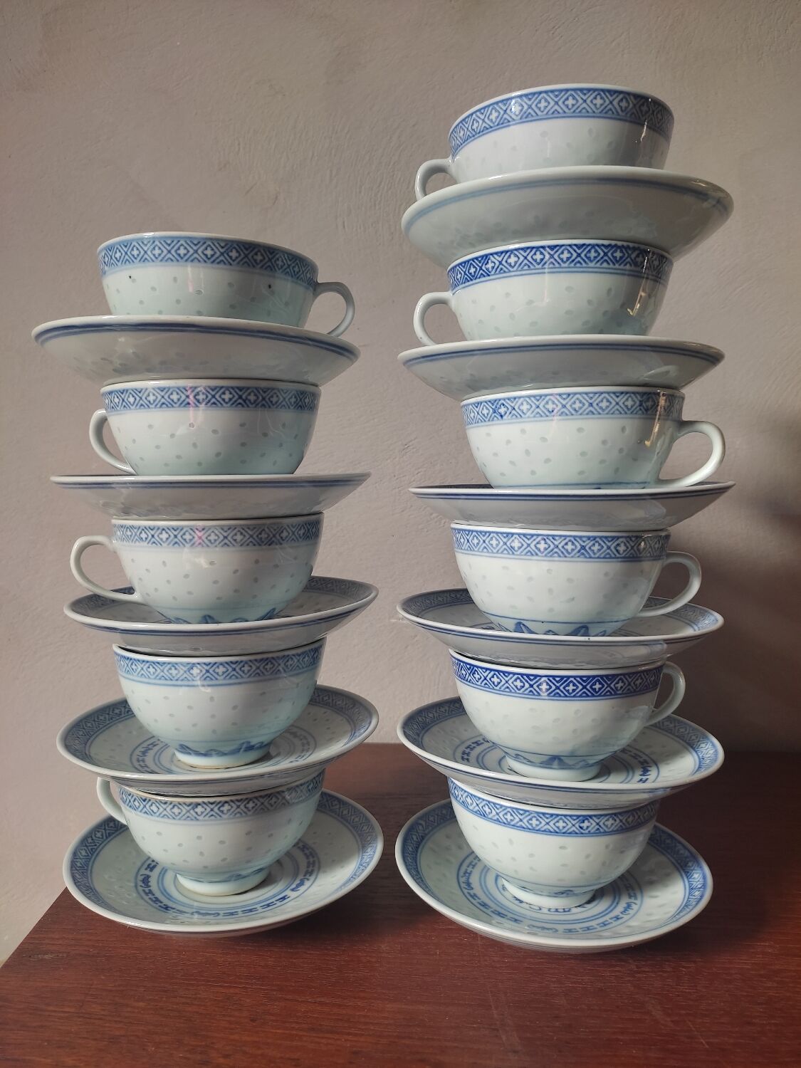 11 cups and saucers in vintage Chinese porcelain