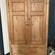 Armoire en bois brut massif