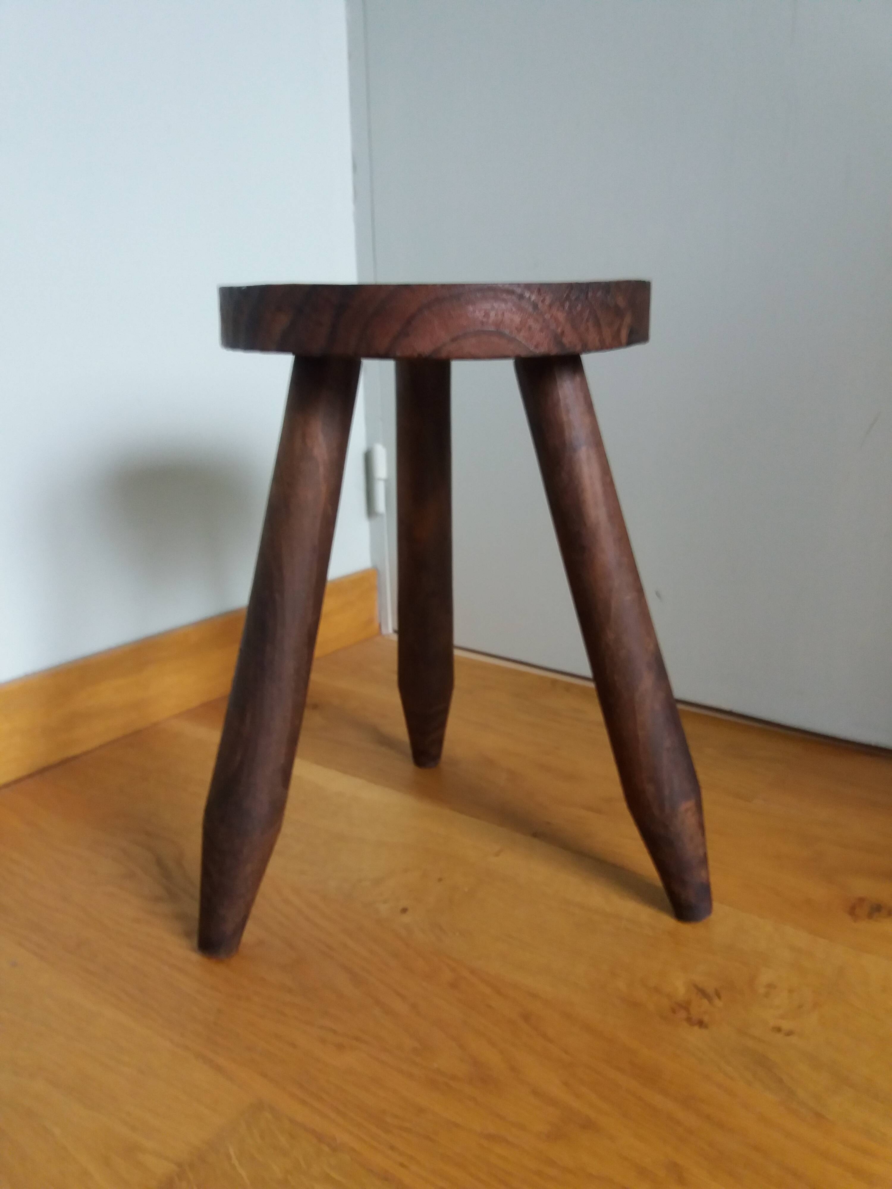 Tripod pencil leg stool