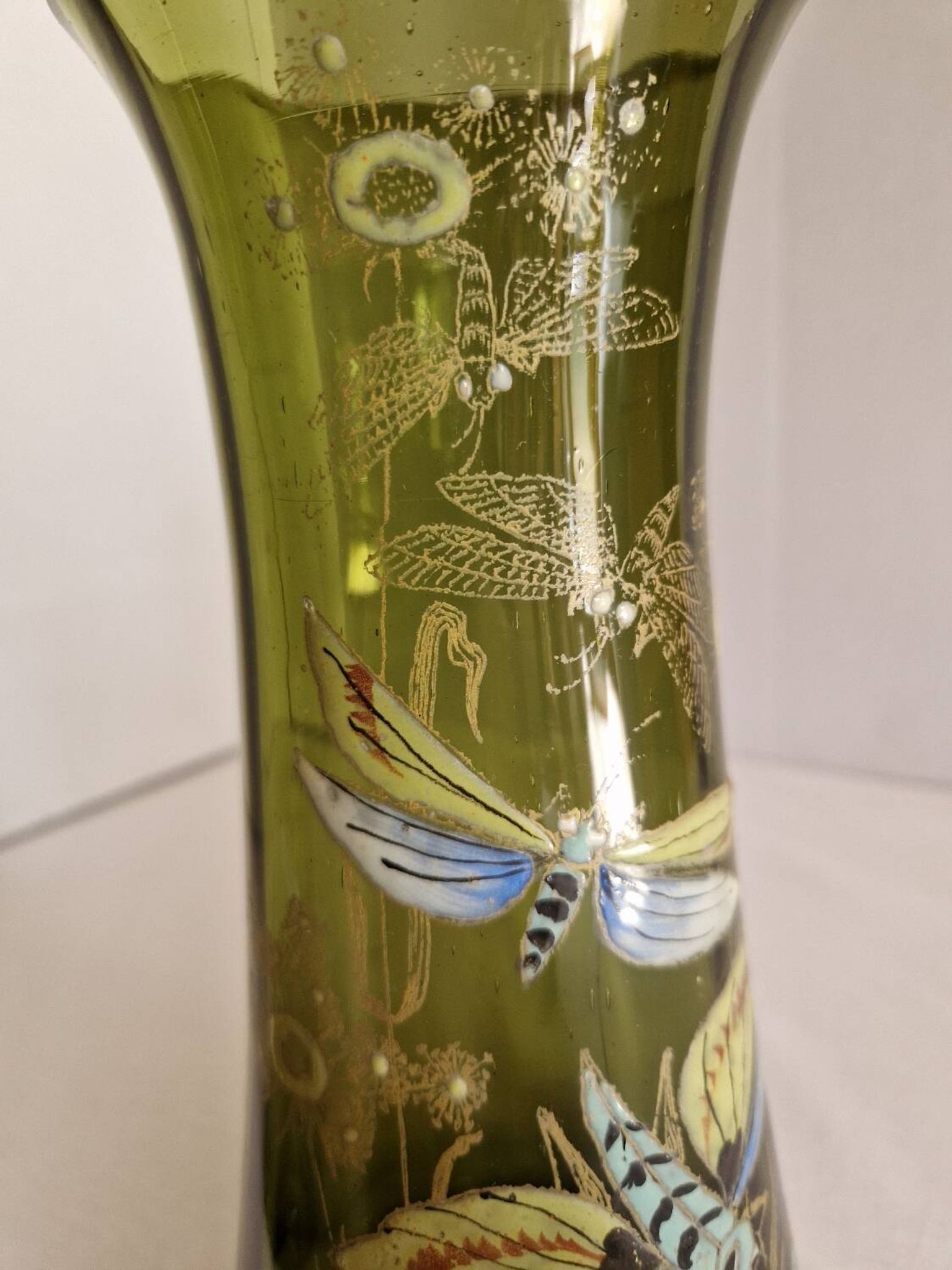 Paire de vases en verre émaillé avec libellule, attribués à Legras