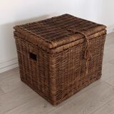 Wicker trunk