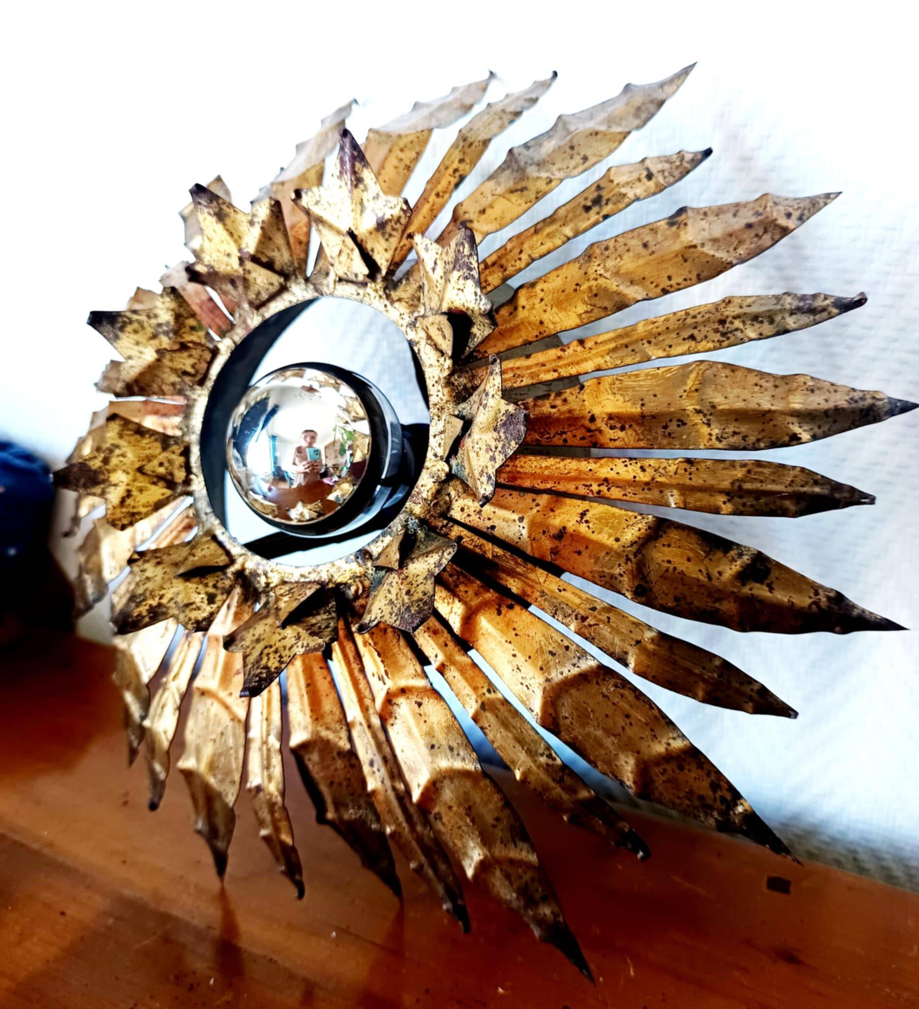 Plafonnier soleil laiton doré 1960