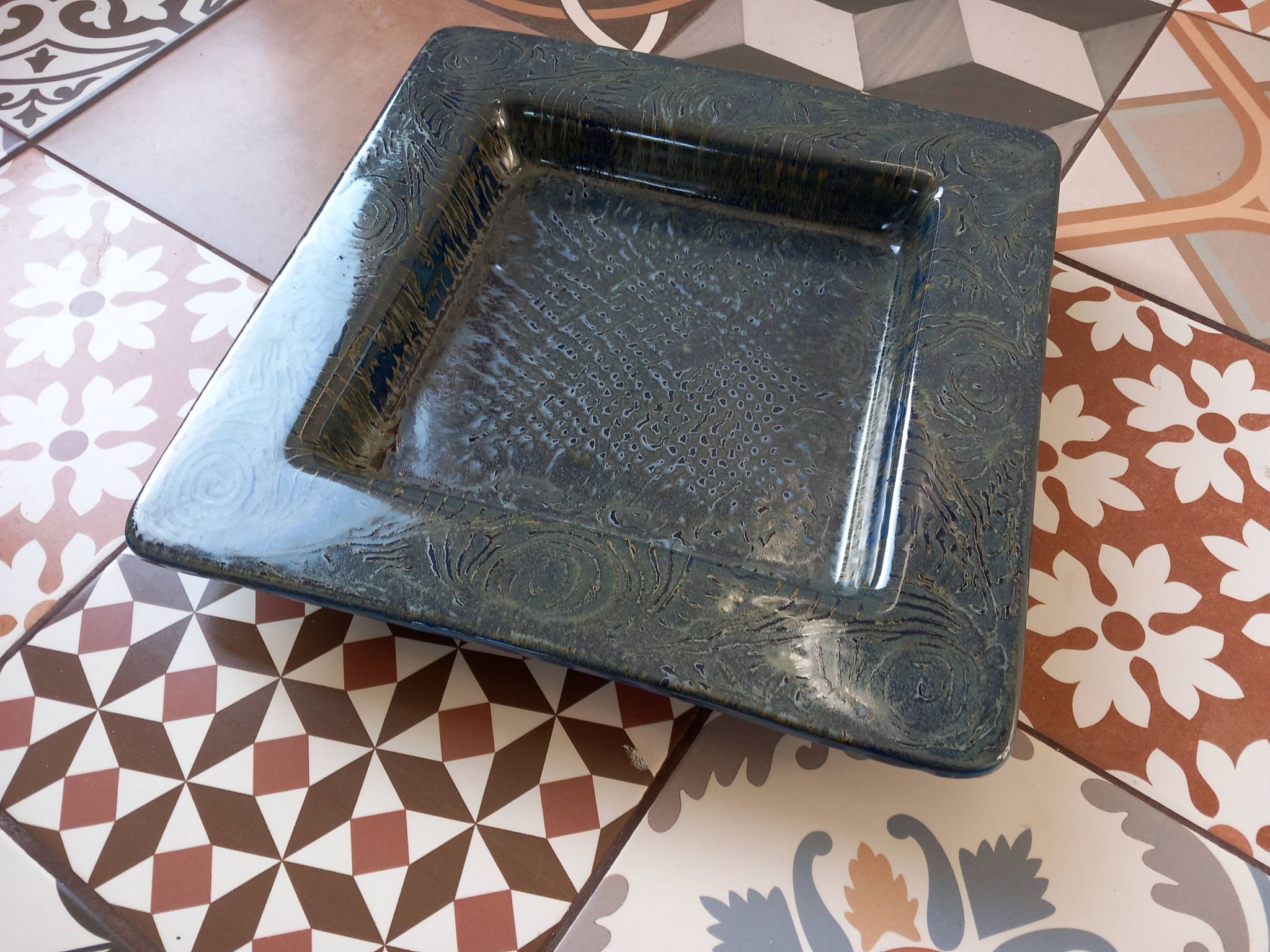 Centrepiece or large ceramic catchall in glazed ceramic signed Vila Clara.