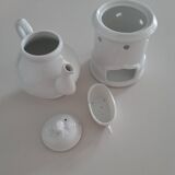 Porcelain teapot with keep-warm system