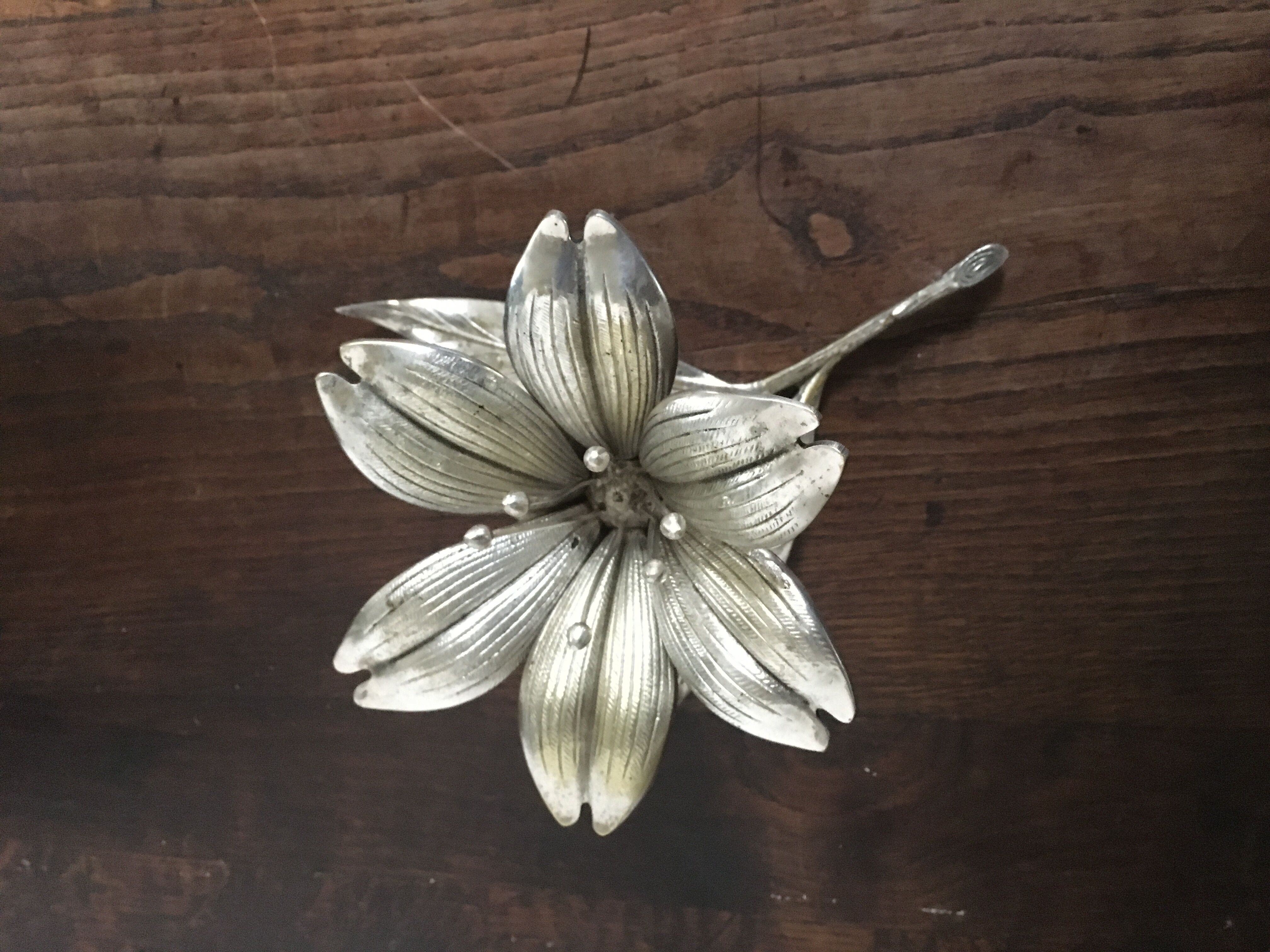 Silver metal flower ashtray