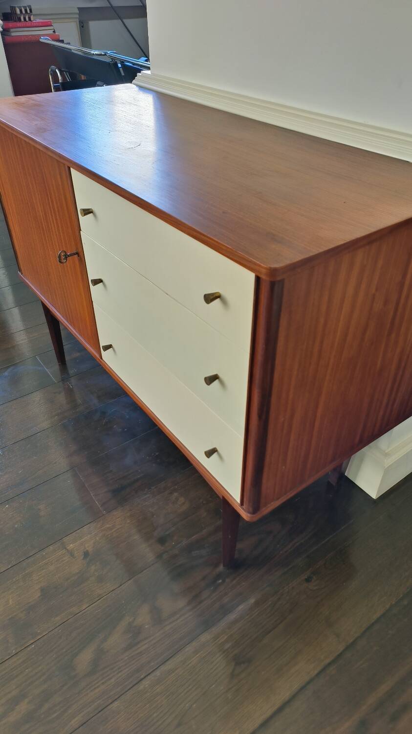 Commode scandinave