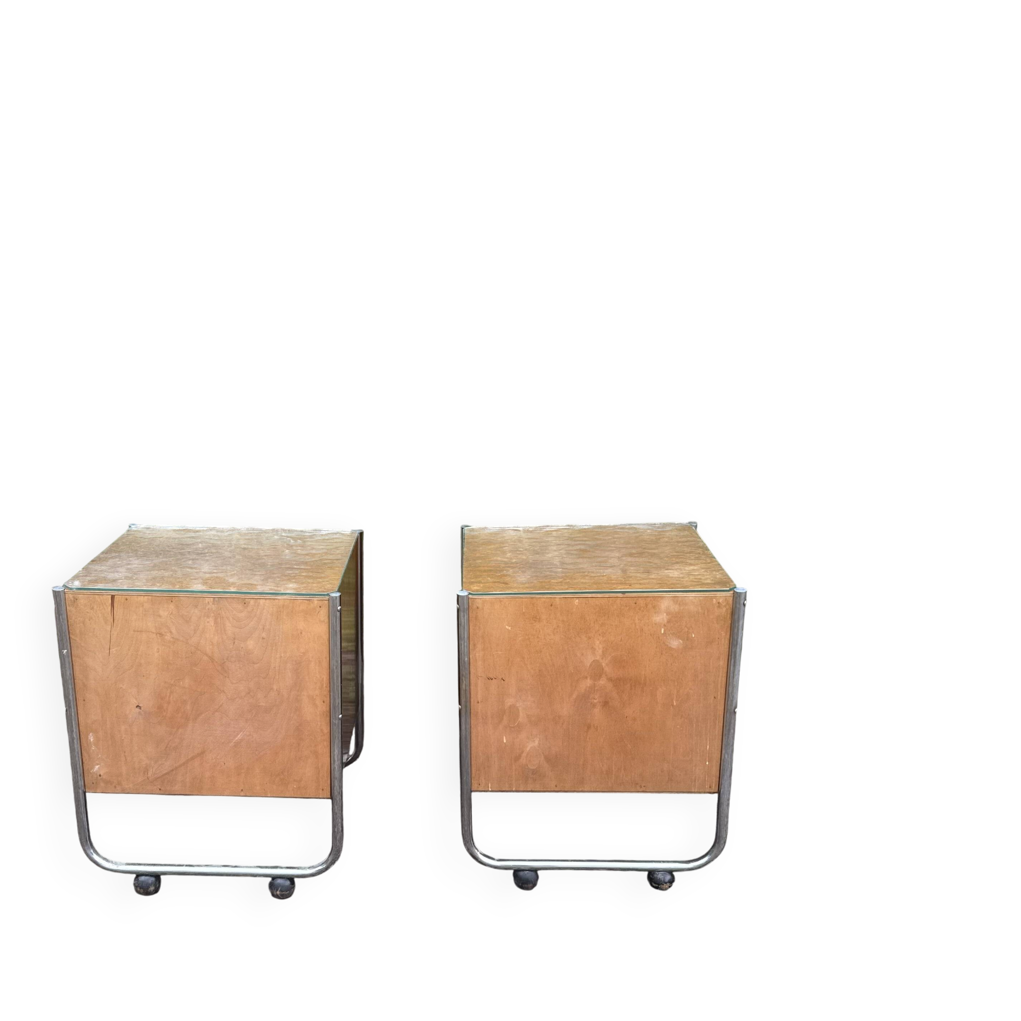 Paire de tables de chevet fonctionnalistes, vers 1940–1955