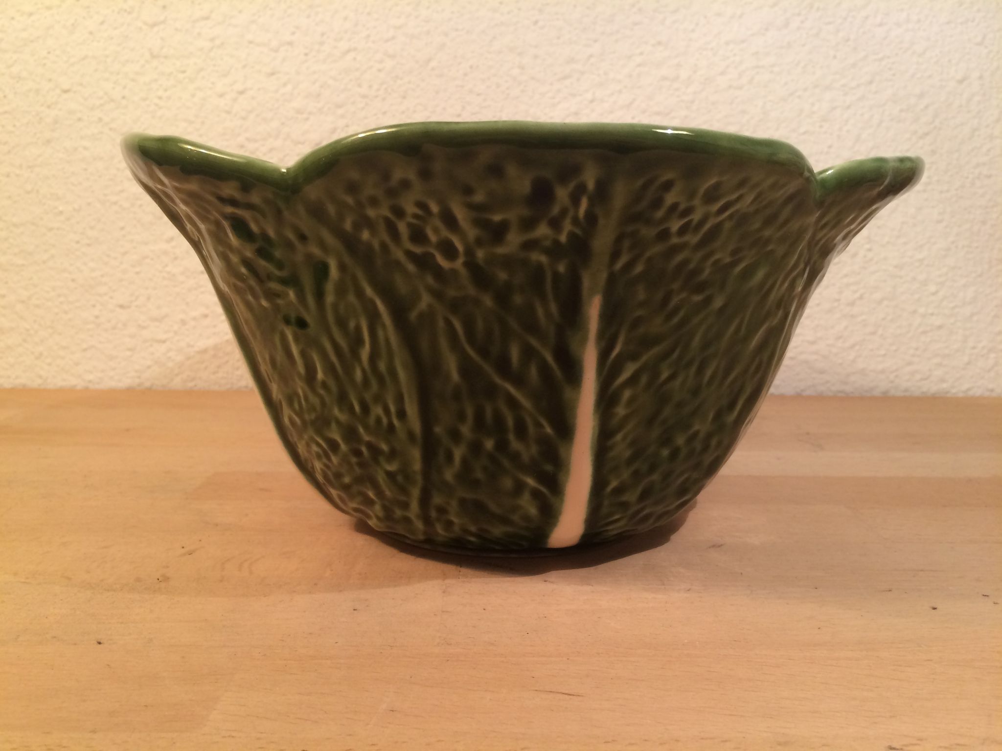 Ceramic cabbage service: salad bowl and tureen