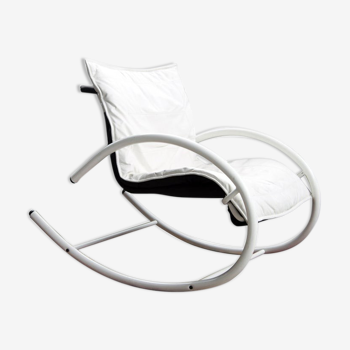 Rocking chair Memphis Ellipse en cuir Les Amisco avec son coussin