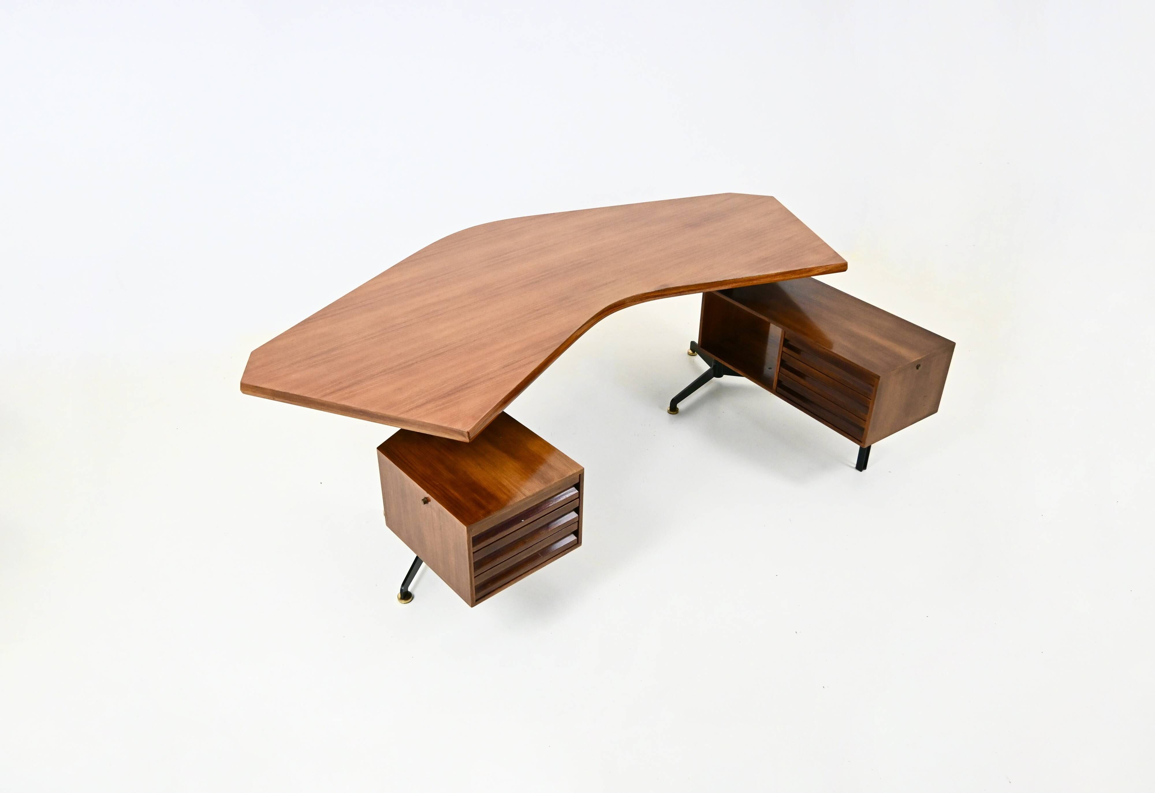 T96 "Boomerang" desk by Osvaldo Borsani for Tecno, 1960s