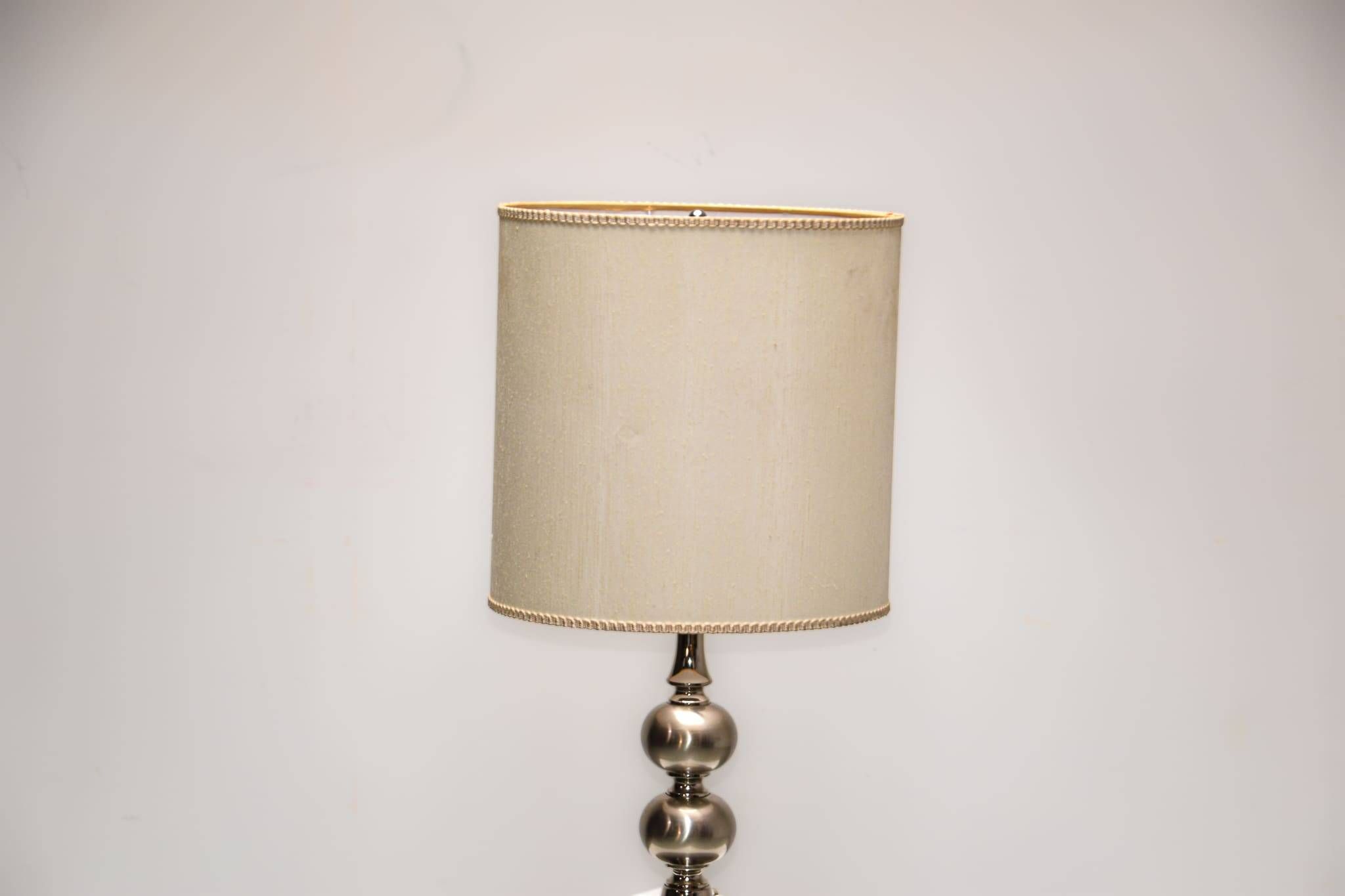Lampe de table en acier brossé vers 1970