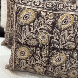 Coussin block print fleurs “jardin indien” - Brun/Jaune