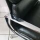 Fauteuil EA208 soft pad Charles et Ray Eames édition Herman Miller