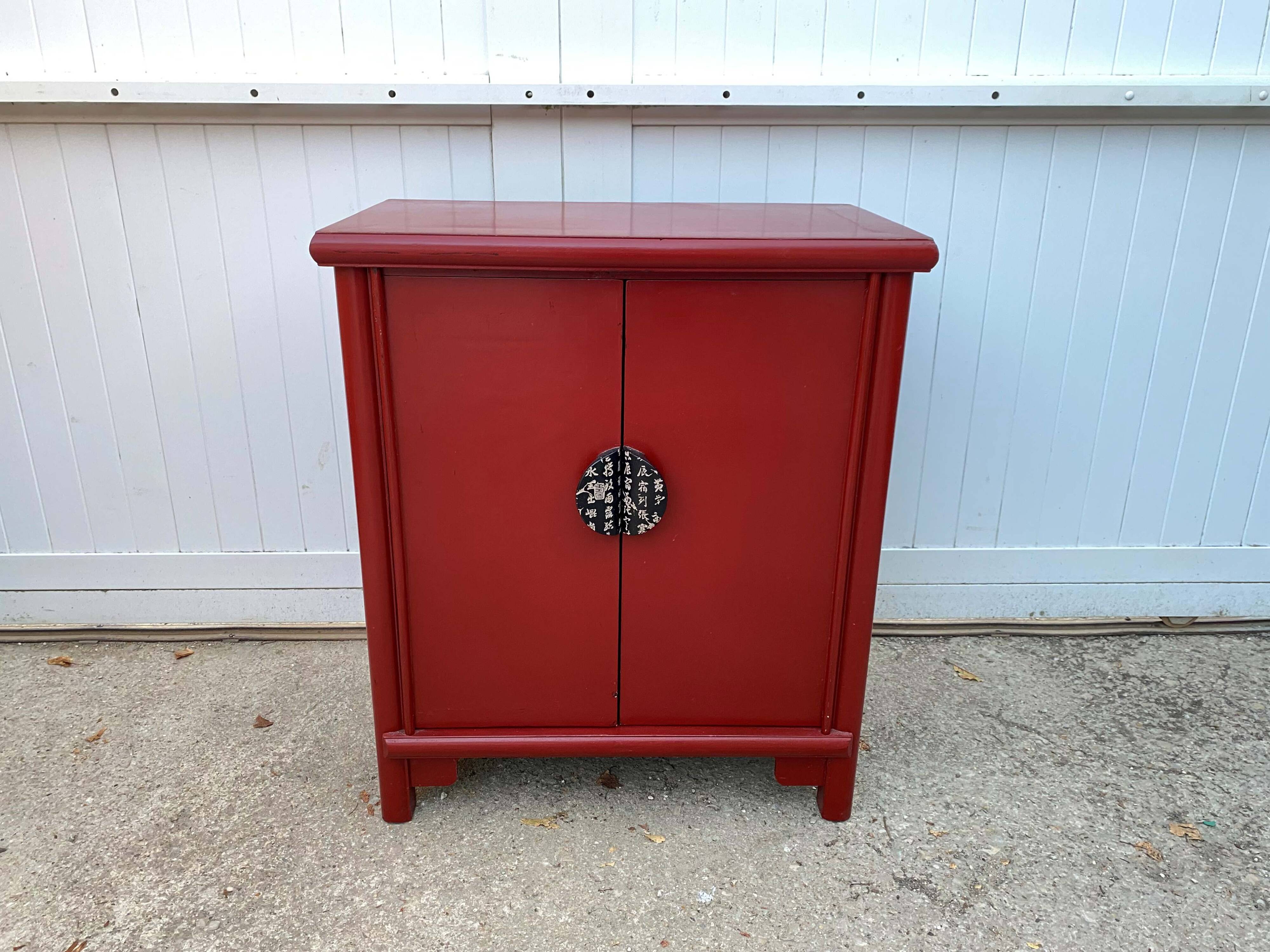 Red storage unit with 2 doors in solid wood, Chinese style, 1950
