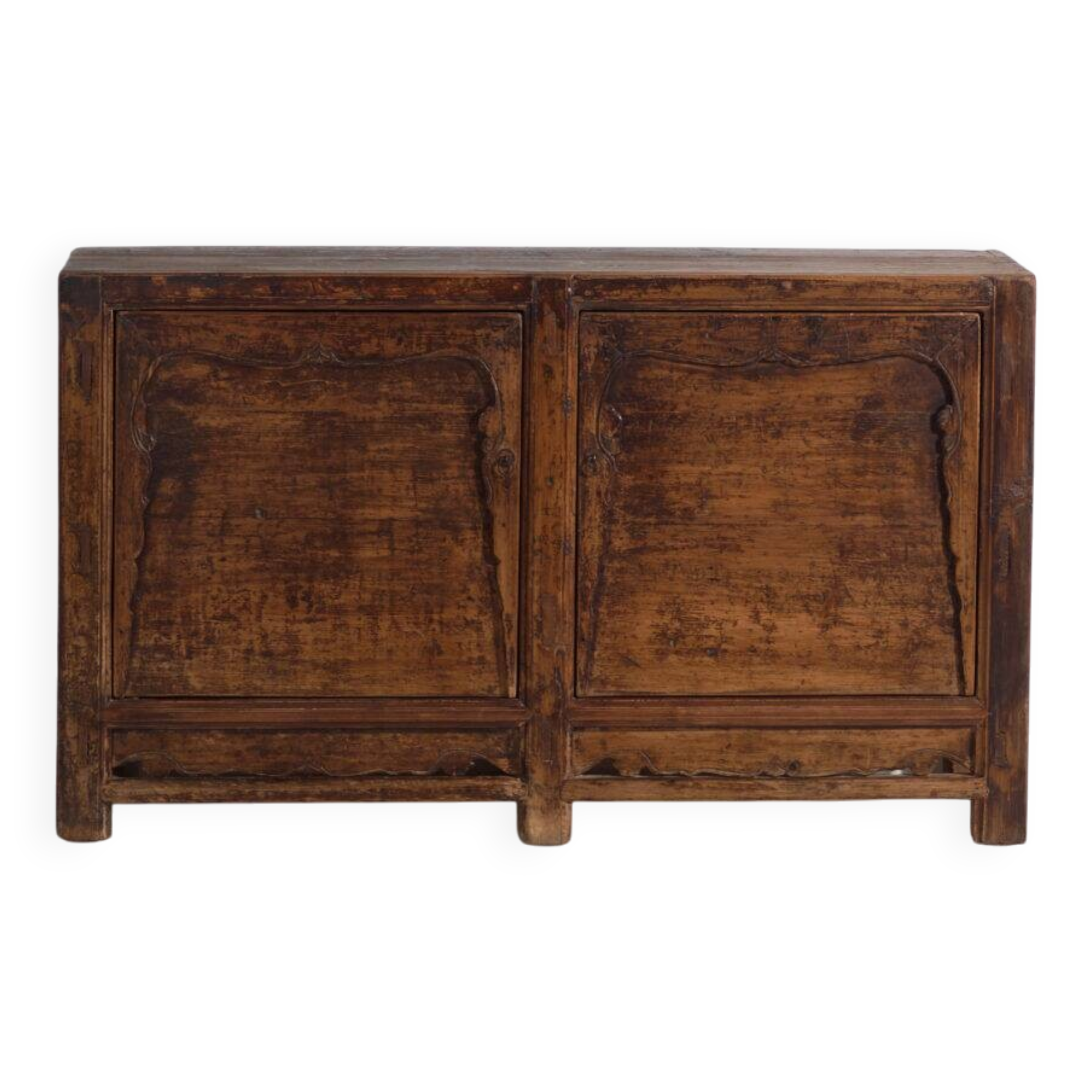Pine buffet with two doors and scalloped panels – China, circa 1950