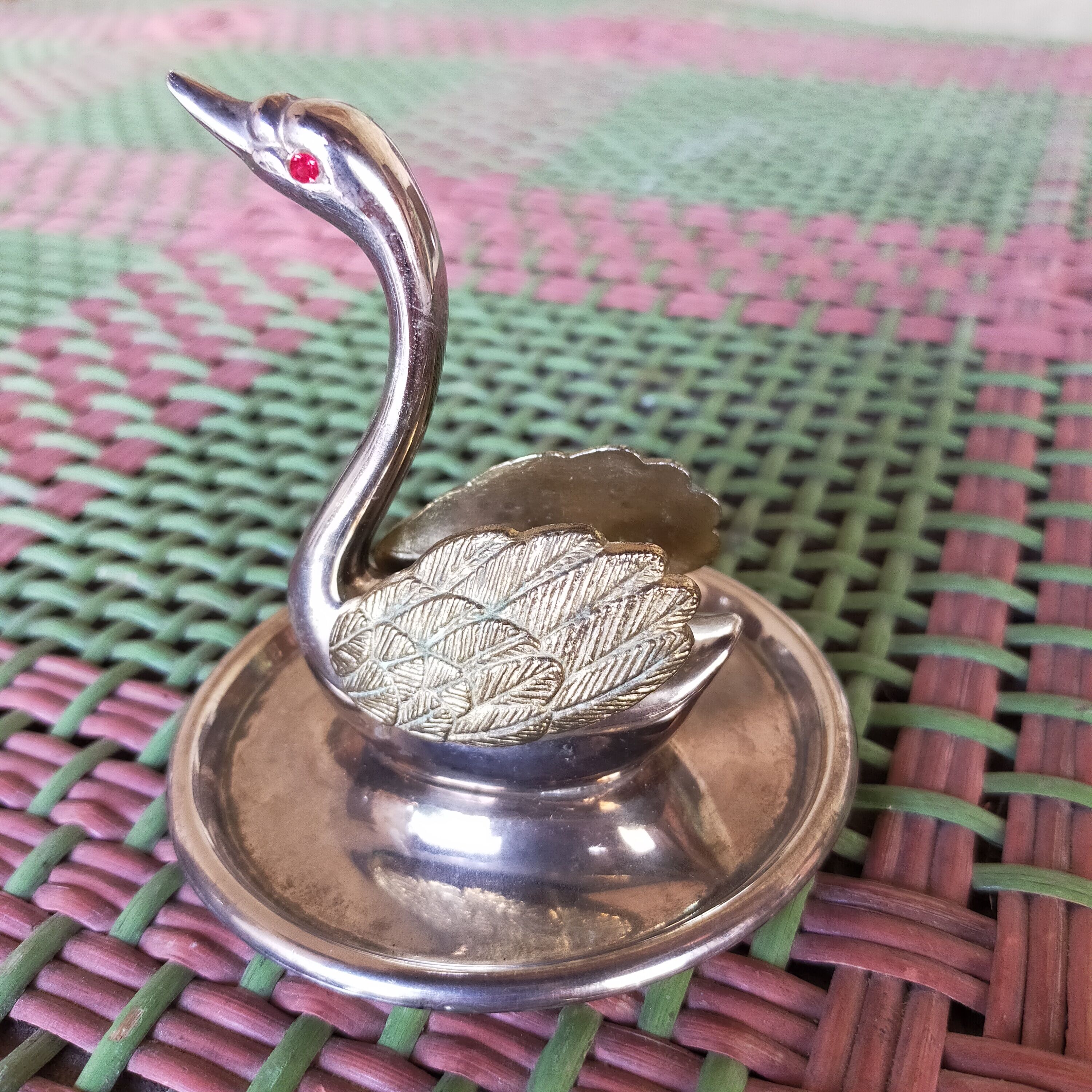Swan jewelry holder
