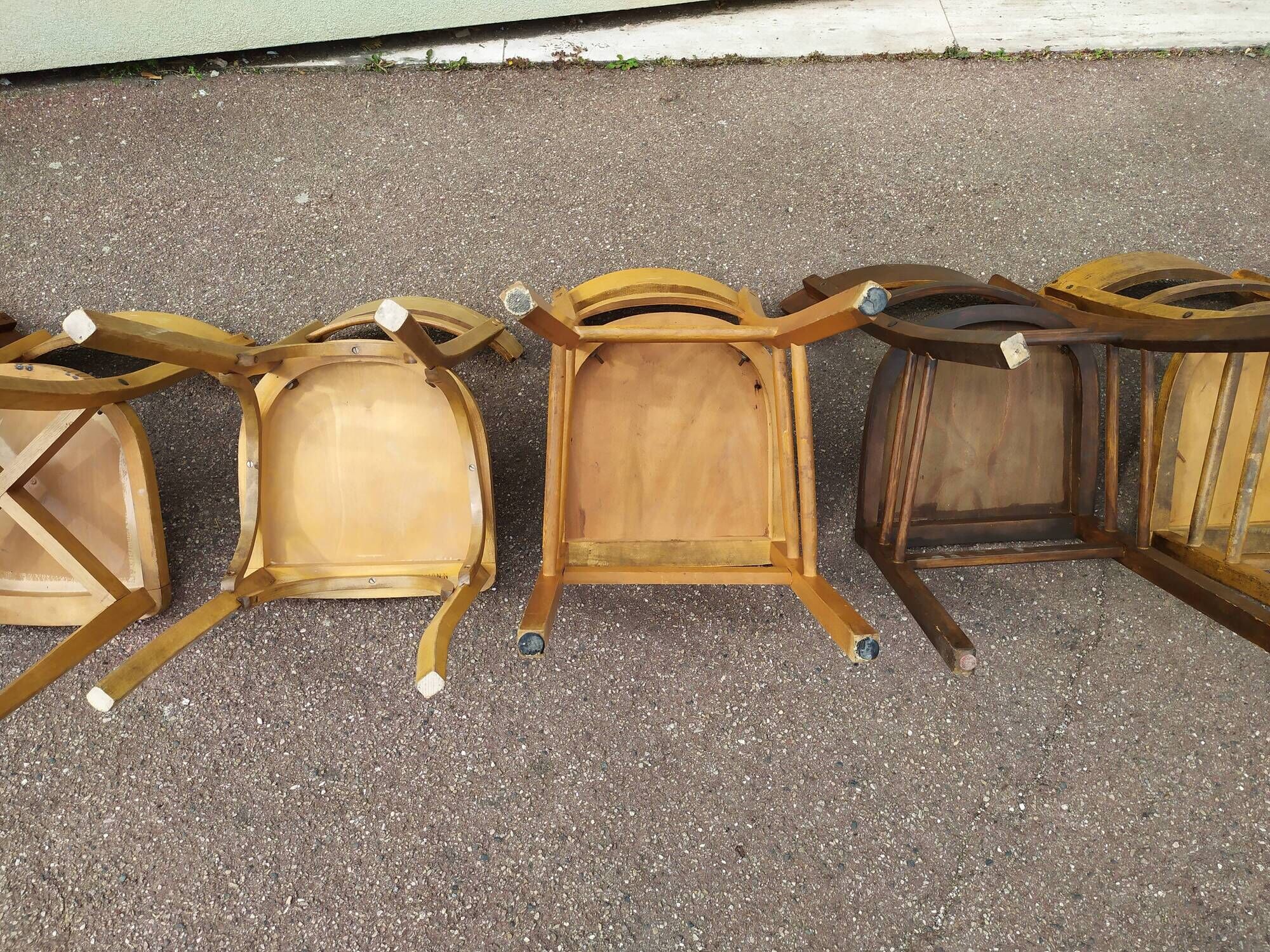 Set of 10 wooden bar bistro chairs - old - vintage