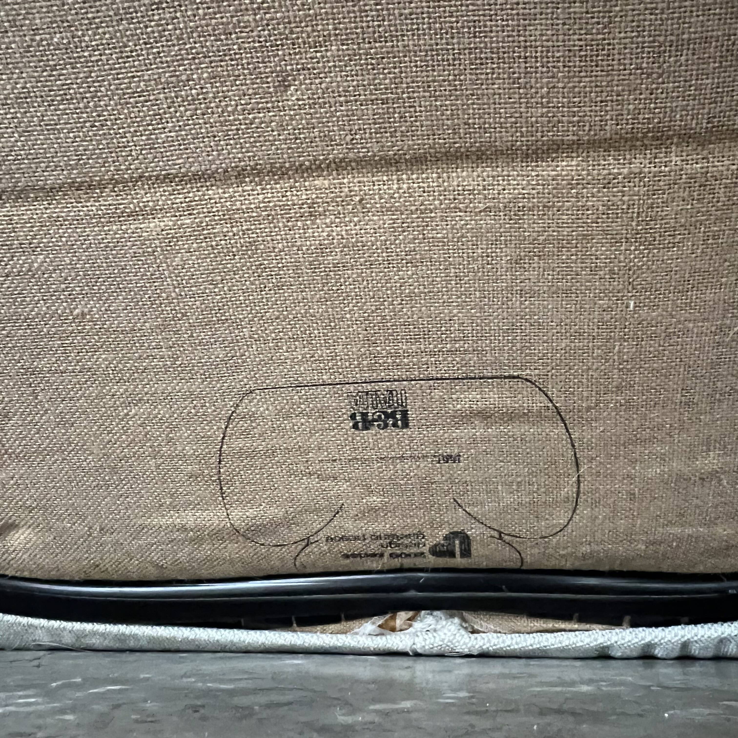 Armchair and footrest Up 5/6 La Mamma by Gaetano Pesce for B&B Italia 2000s edition