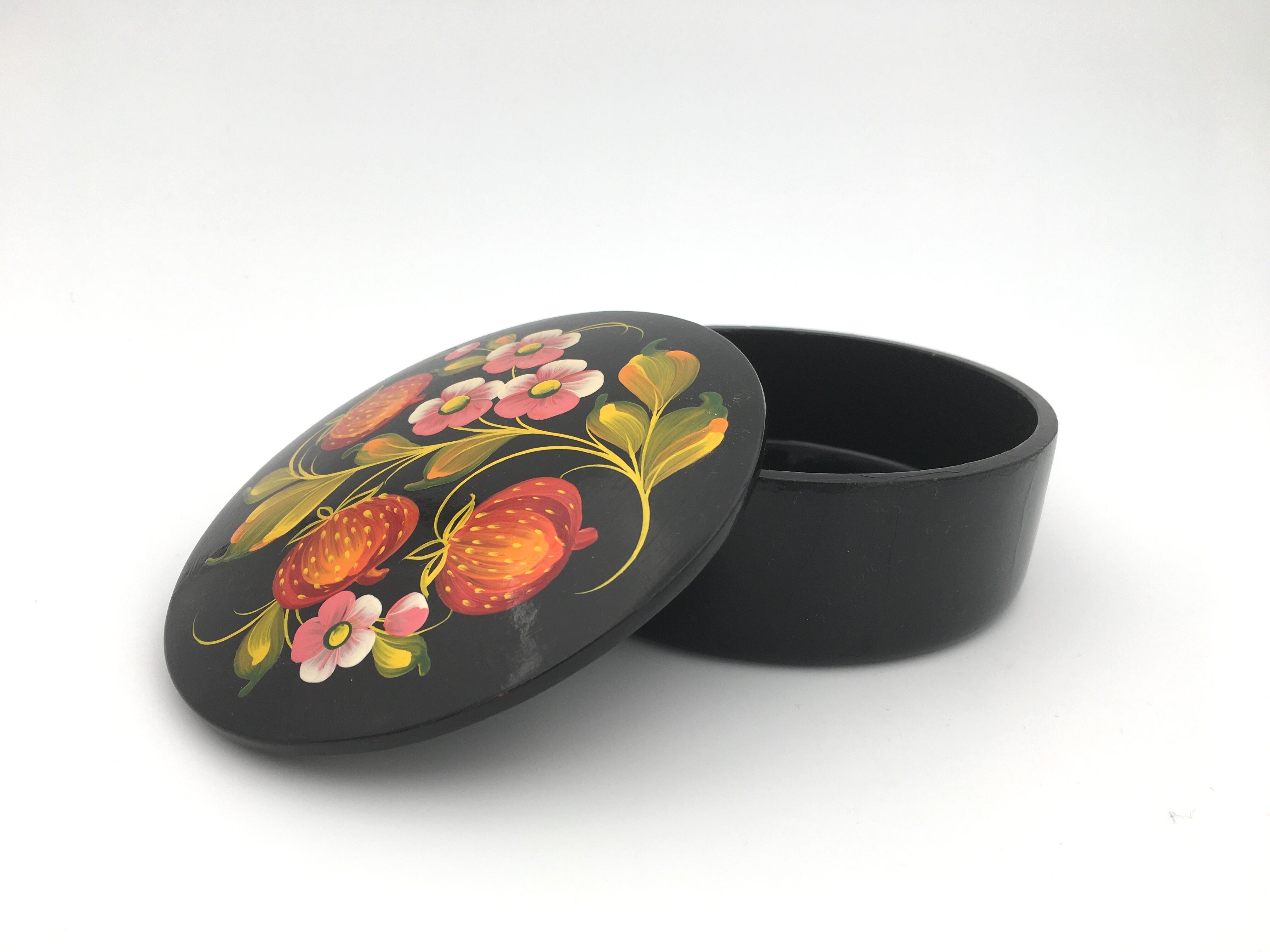 Khokhloma box in lashed wood, hand-painted - Russian crafts - 1960s