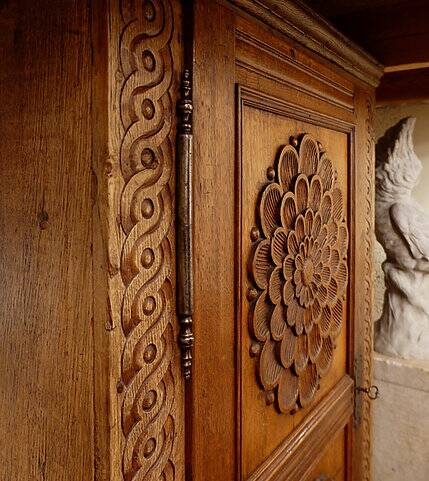 Antique small Linen in carved oak