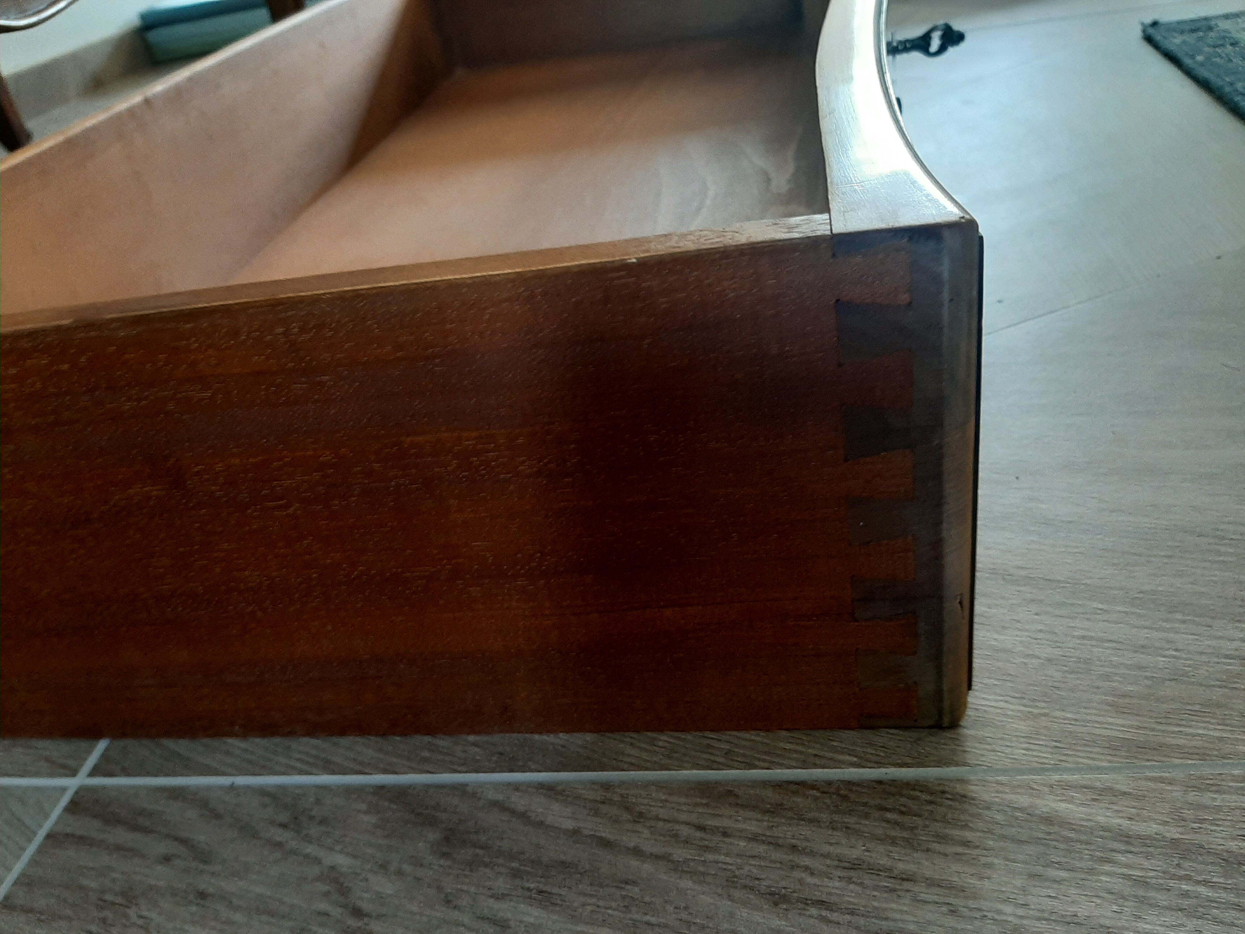 Commode 3 tiroirs style XVI avec 1 serrure