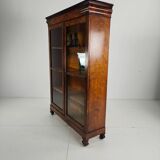 Magnifique bibliothèque Biedermeier du XIXe siècle – noyer, verre ancien d'origine