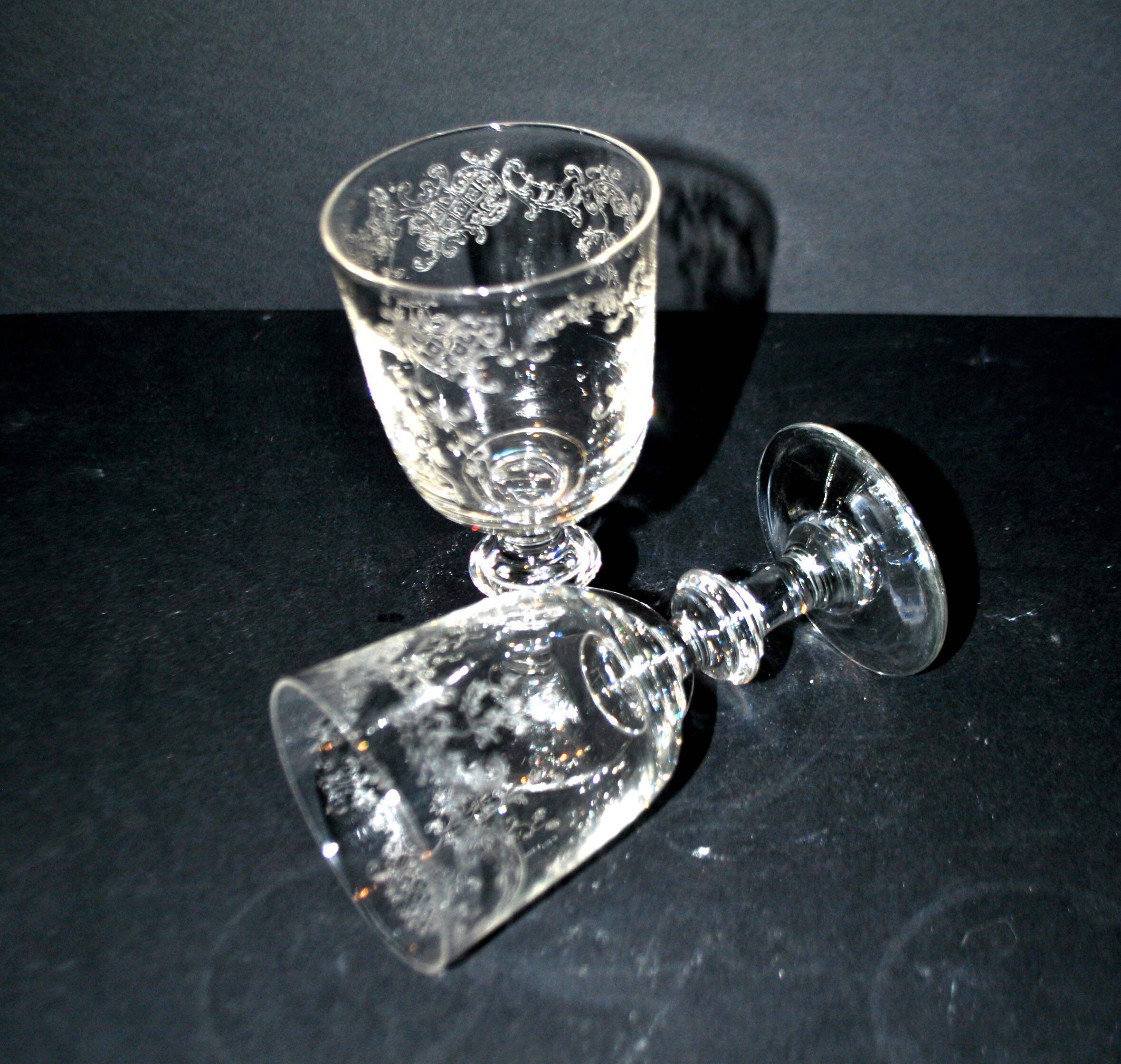Saint-Louis set of 2 wine glasses – acid-etched floral rocaille decoration 1920 H13