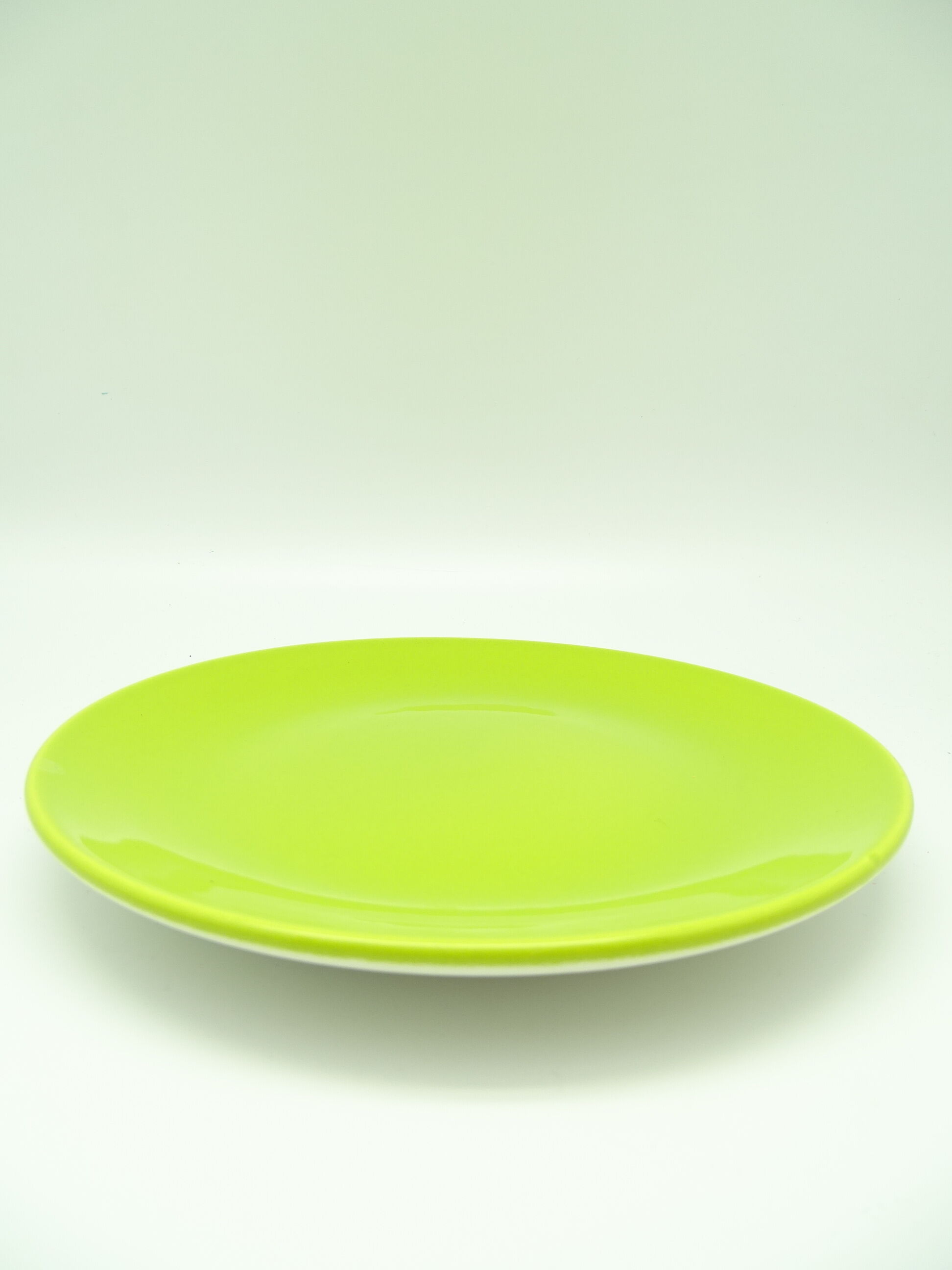 Set of 4 green ceramic plates