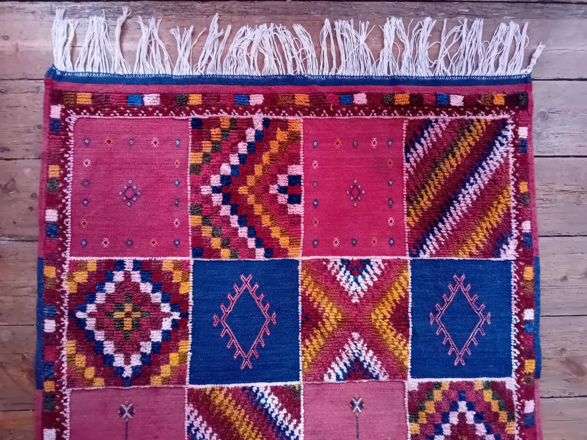 Handmade Berber Taznakht Kilim Rug 213x116cm