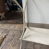 Structure of an old dressing table