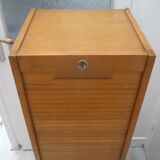 Furniture a curtain years 40